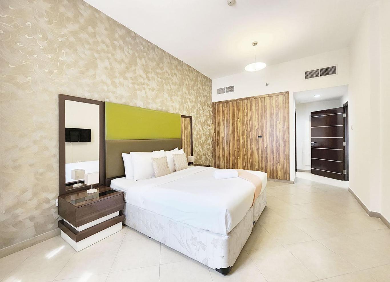Apartment Rh- Convenient 1br, Central, Walk To Mall Of Emirates, Al Barsha1 *