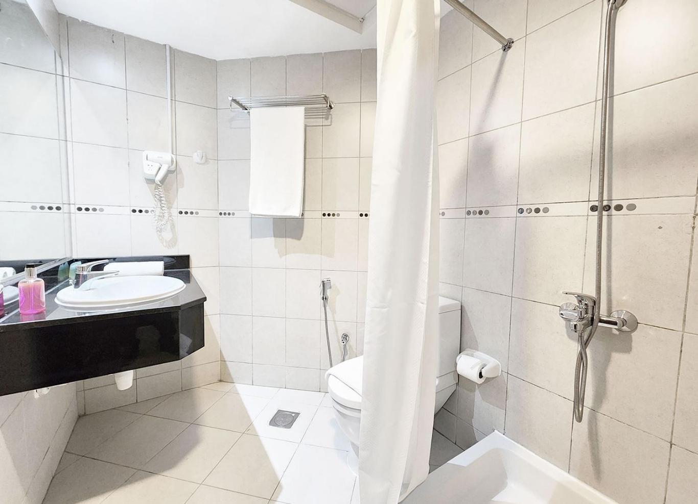 Apartment Rh- Convenient 1br, Central, Walk To Mall Of Emirates, Al Barsha1