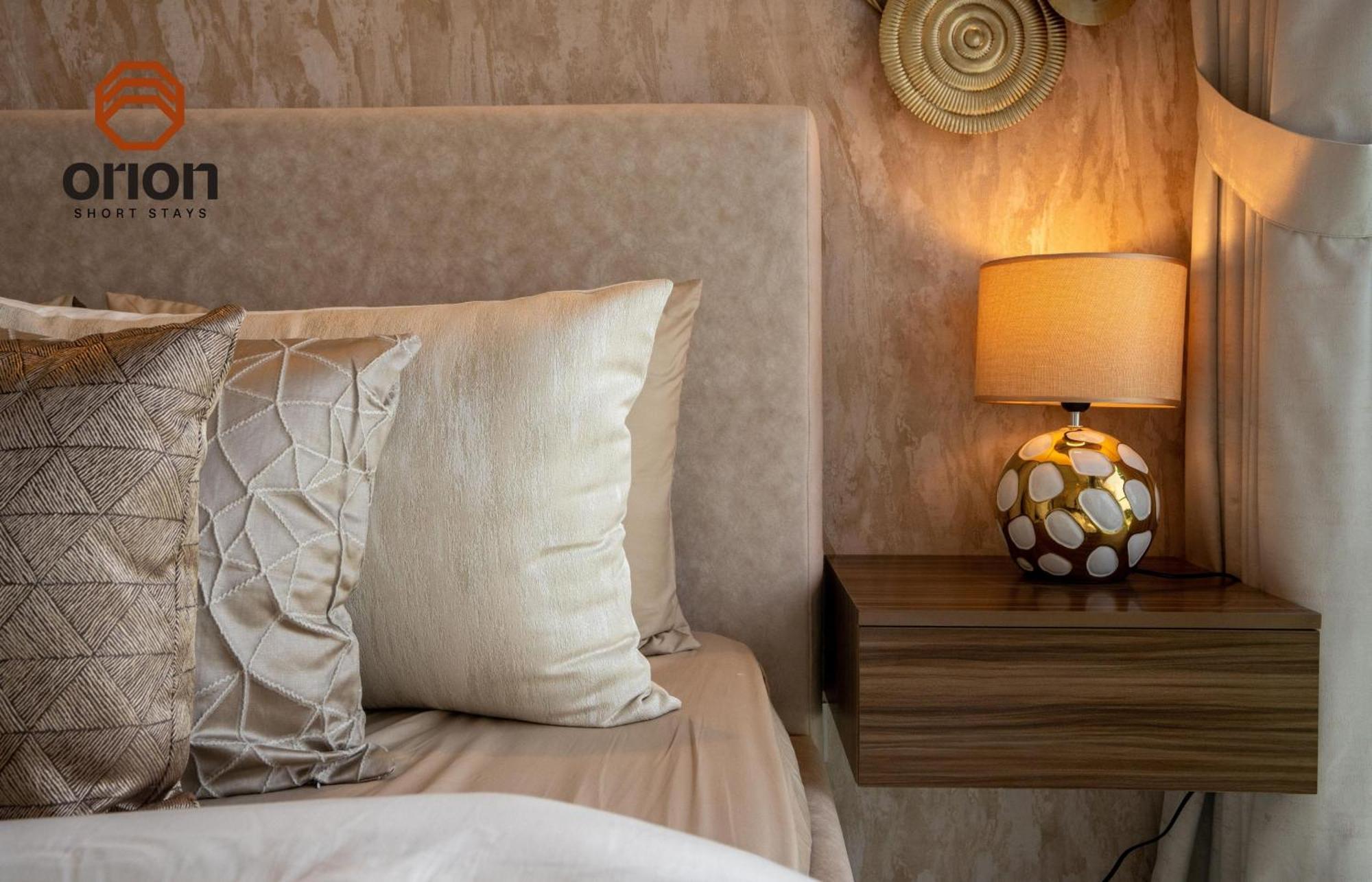 Paramount Skyline: Luxe 2-bed With Burj Views And Rooftop Oasis Dubai