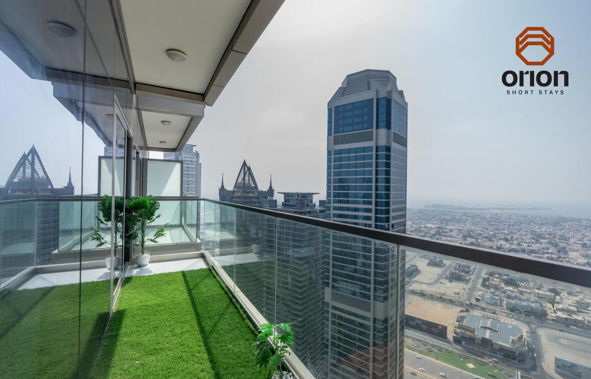 Paramount Skyline: Luxe 2-bed With Burj Views And Rooftop Oasis Apartment