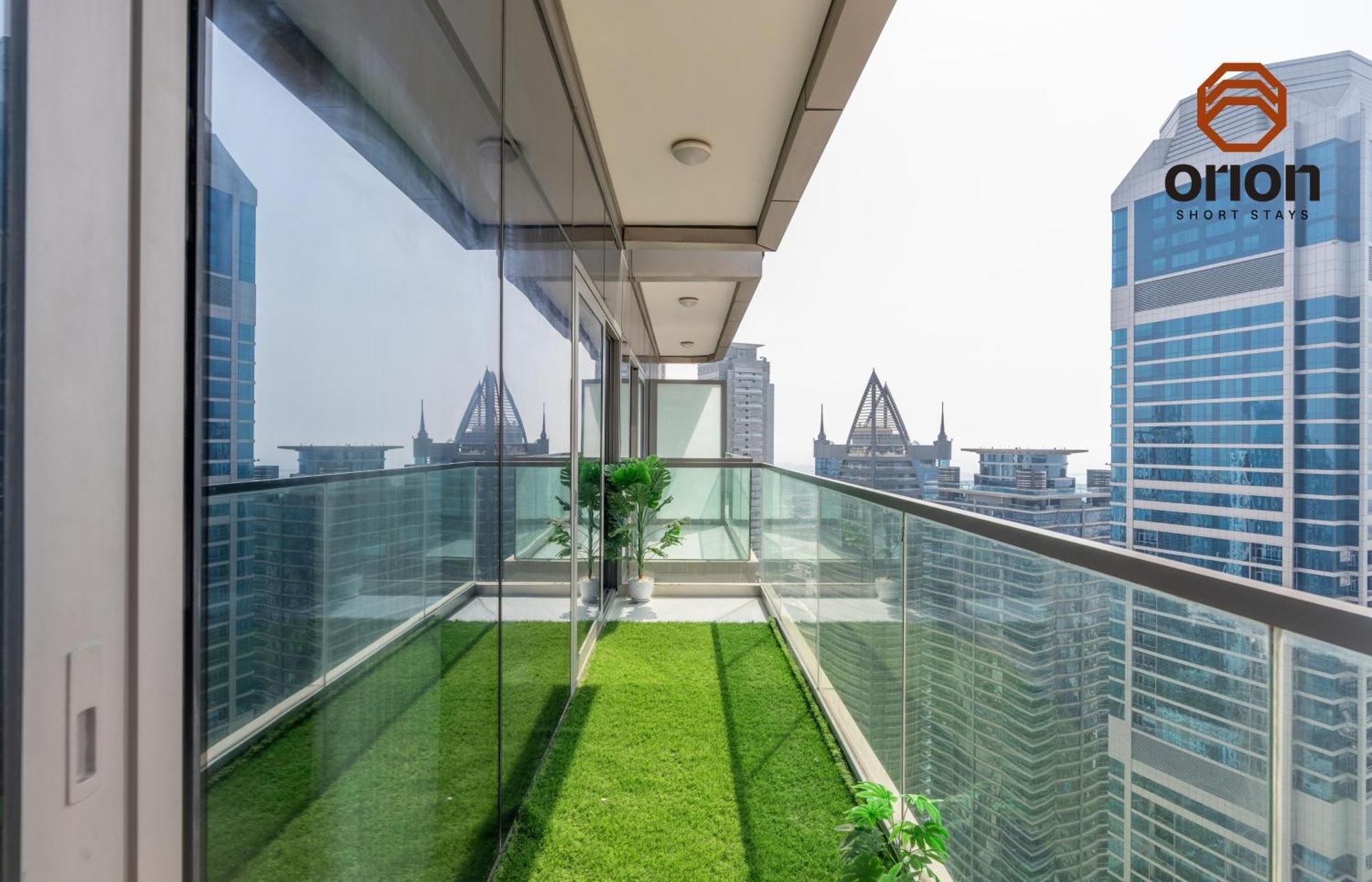 Paramount Skyline: Luxe 2-bed With Burj Views And Rooftop Oasis *