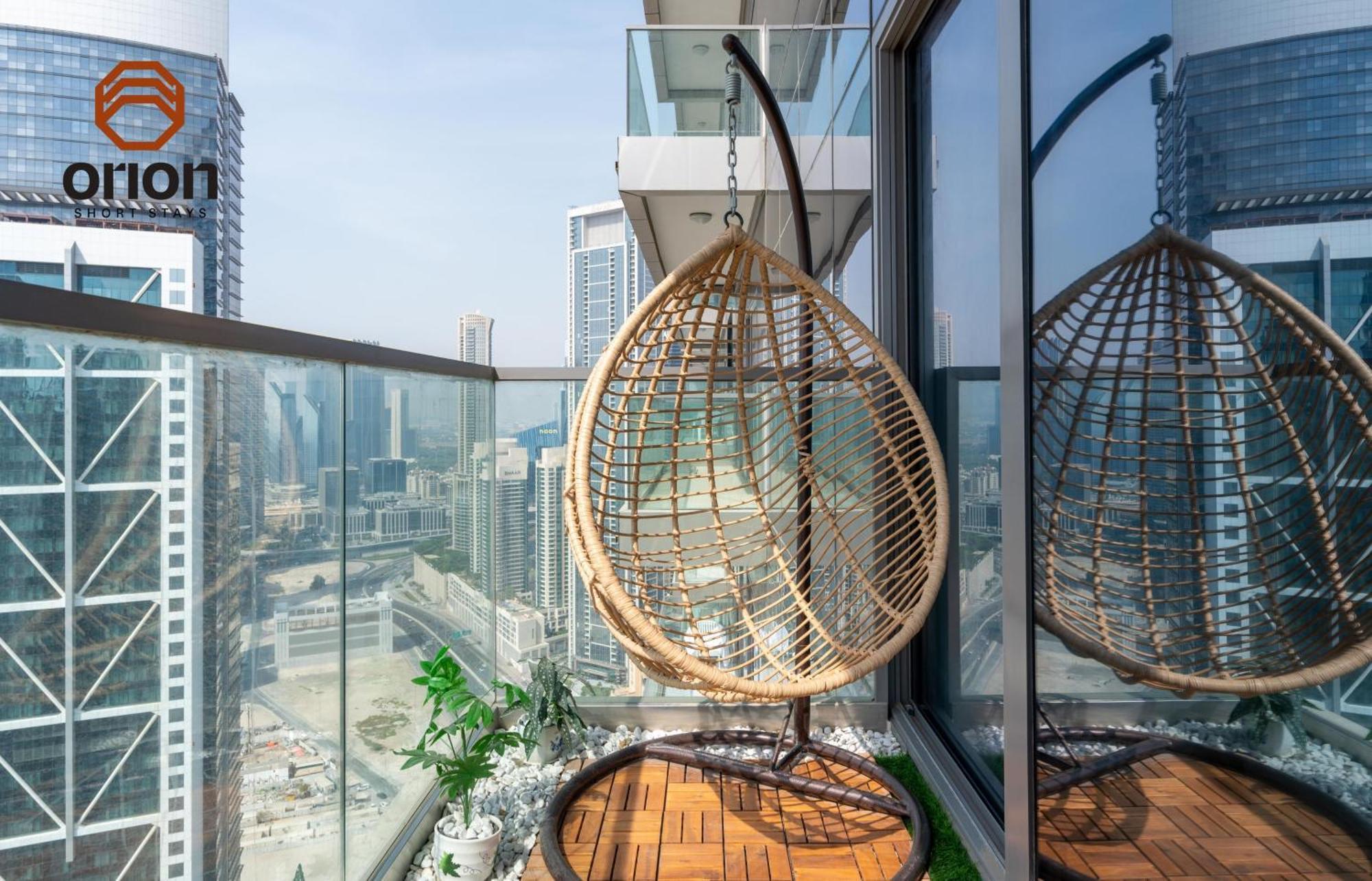Paramount Skyline: Luxe 2-bed With Burj Views And Rooftop Oasis