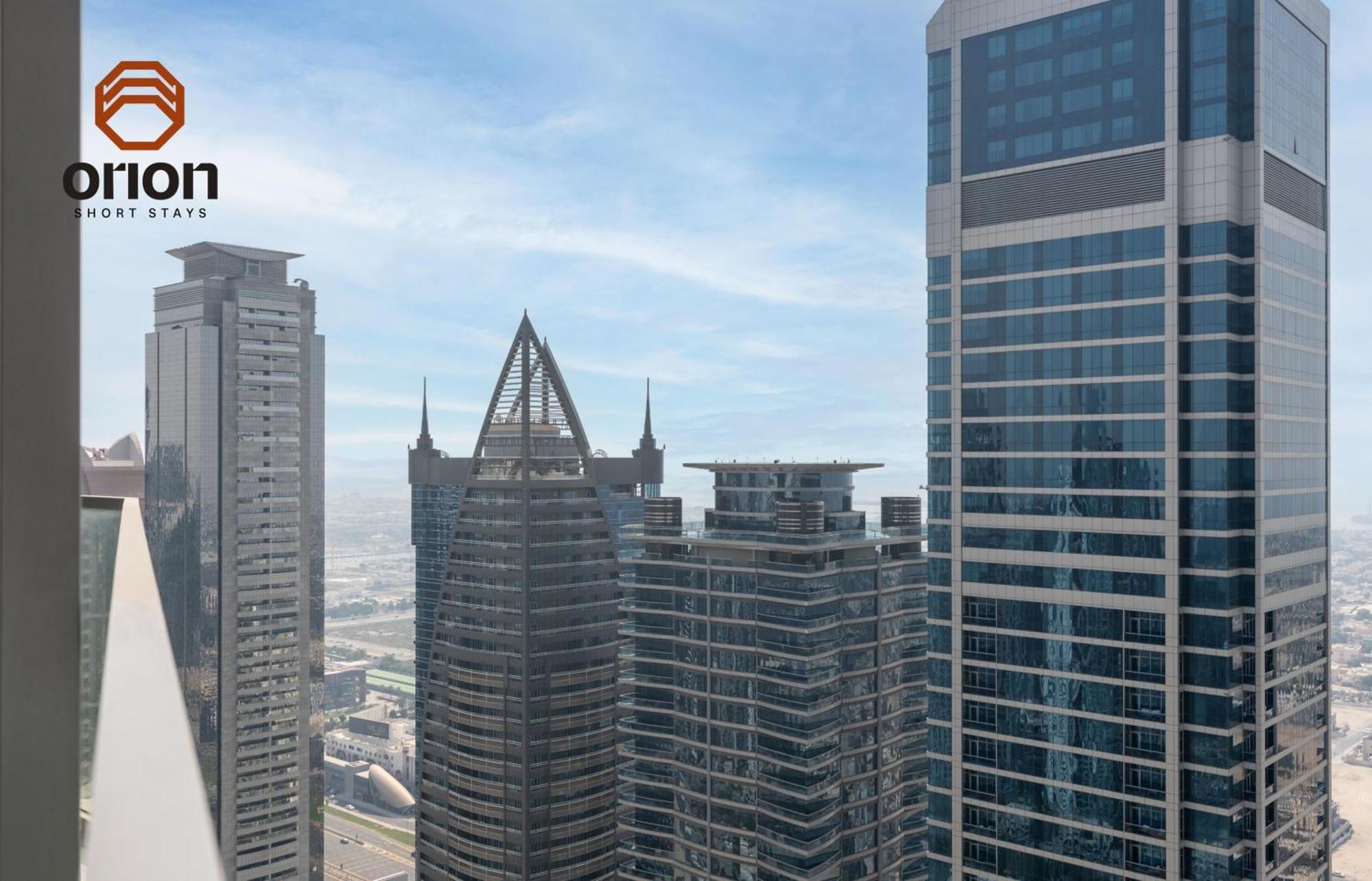 Apartment Paramount Skyline: Luxe 2-bed With Burj Views And Rooftop Oasis