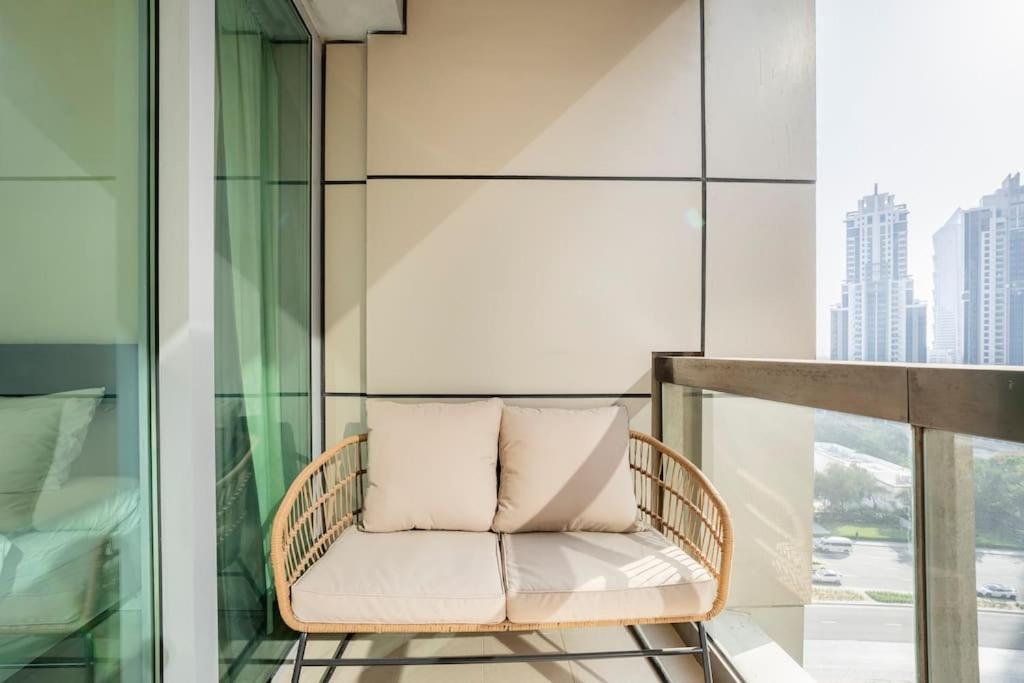 Spacious Place Near Mall, Fountains & Burj Khalifa Apartamento Dubai