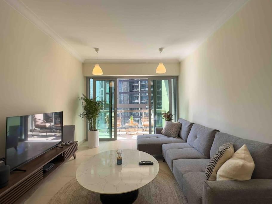 Apartamento Spacious Place Near Mall, Fountains & Burj Khalifa *