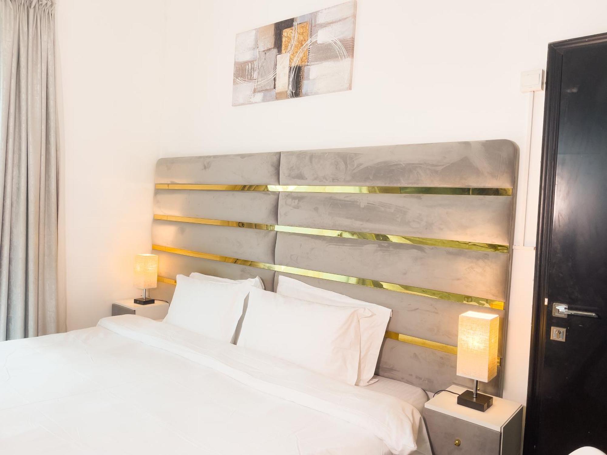 Homestay Luxury With Marina View Close To Jbr And Metro With Shared Kitchen
