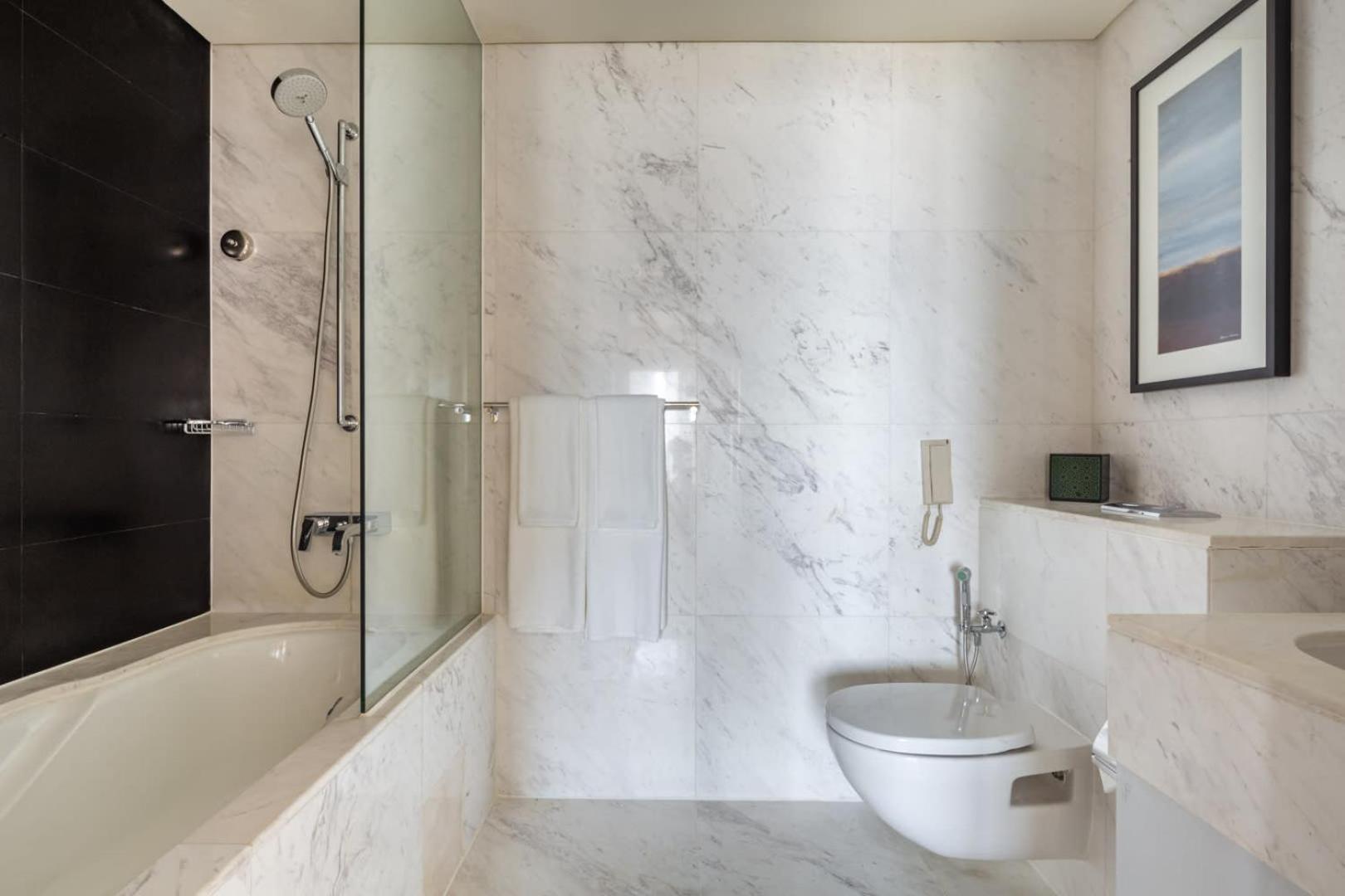 Frank Porter - Emaar Residences Fashion Avenue Apartment