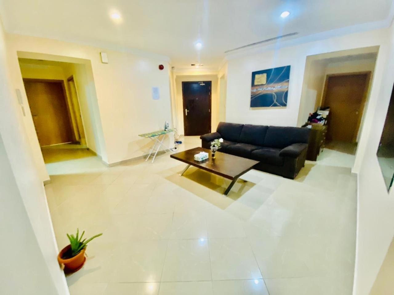 Big For ' Girls ' Only At Dubai, Marina Homestay Dubai