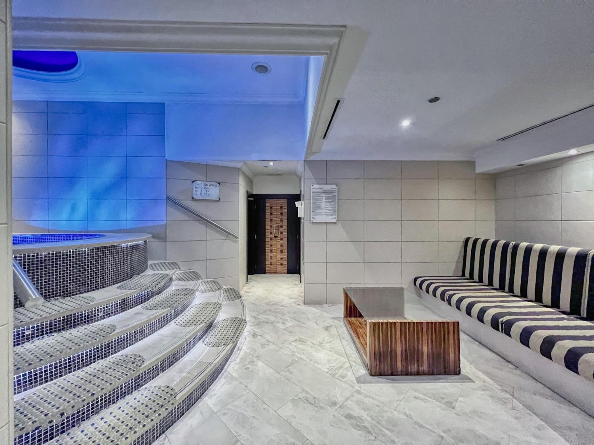 The Smart Concierge - Marinascape Oceanic Apartment