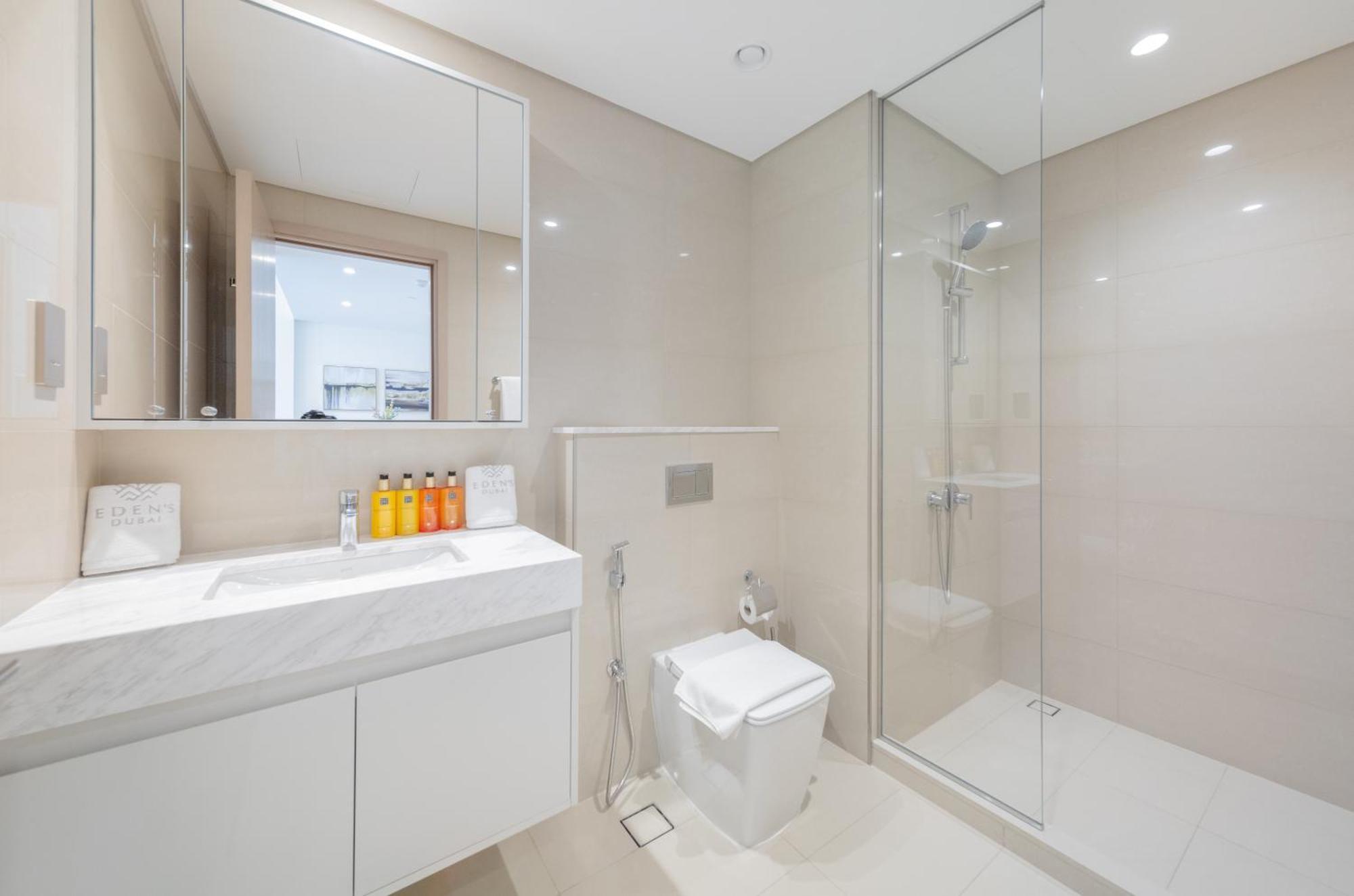 Eden's Homes & - Burj Royale * Dubai