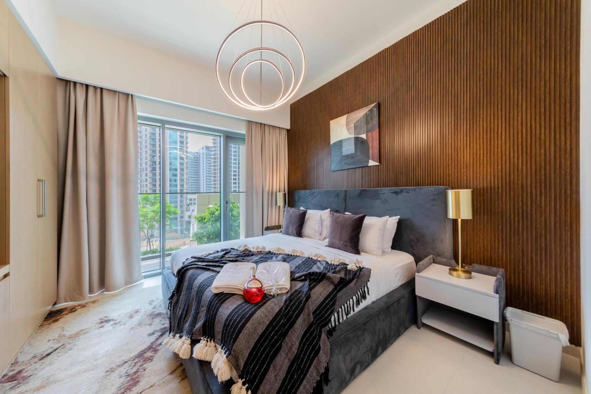 Eden's Homes & - Burj Royale Dubai