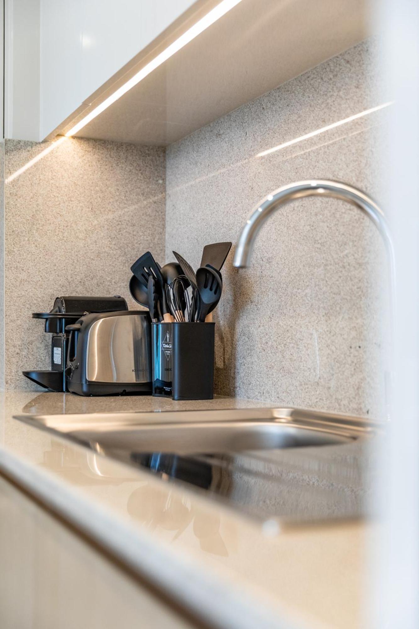 Eden's Homes & - Burj Royale Apartamento Dubai