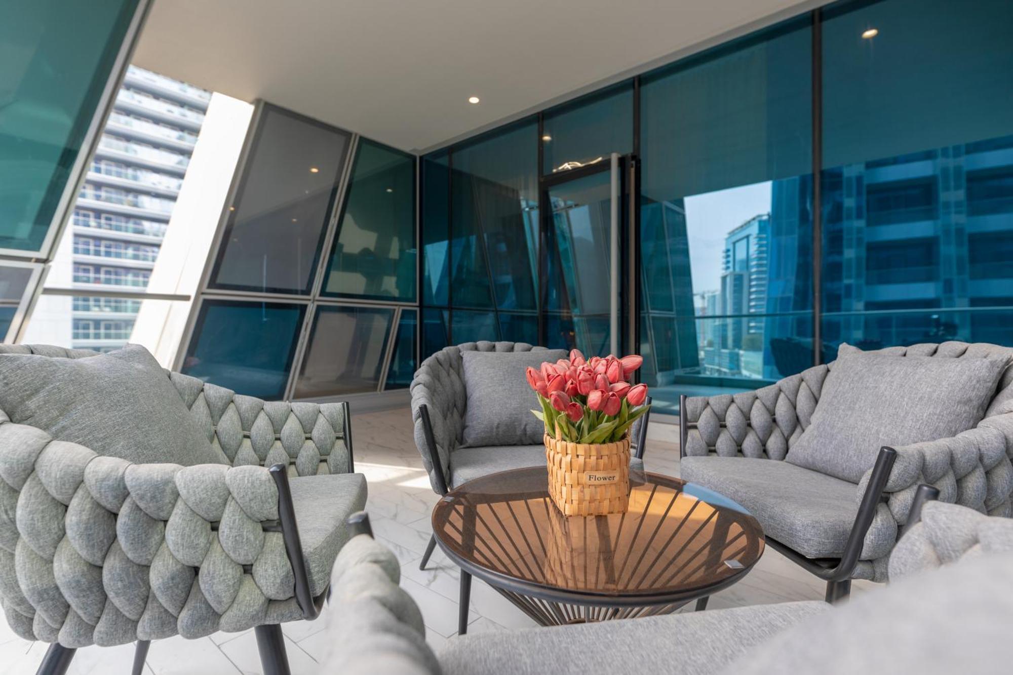 Simply Comfort In J One Tower Apartment Dubai