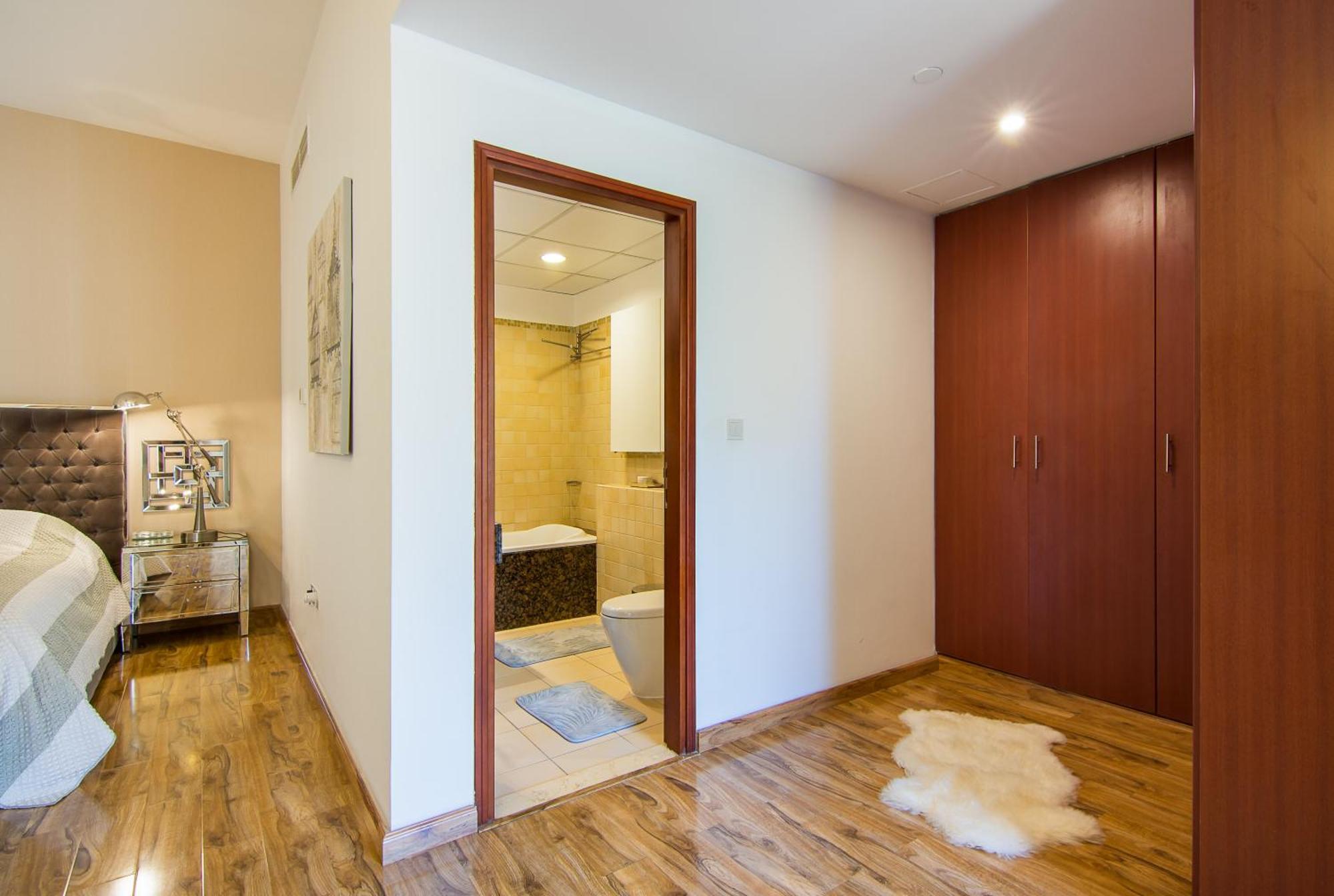 Apartment Huge 1br In Jbr