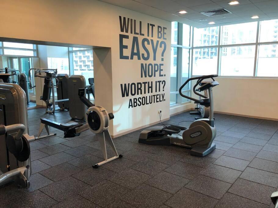 Ultimate / 5 Min Walk From Mall / 5 People / Downtown Boulevard *