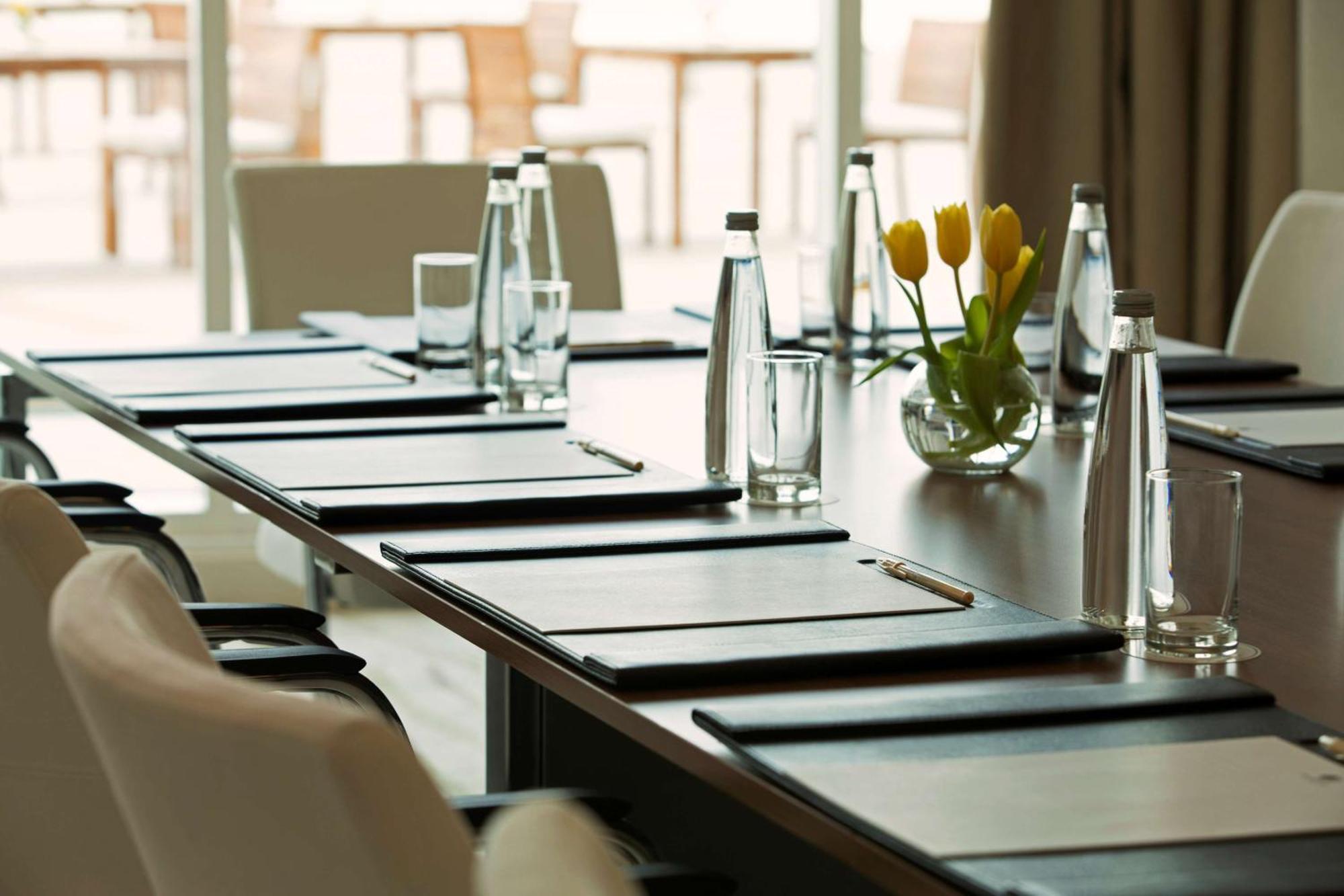 Doubletree By Hilton Jumeirah Beach Resort 4*
