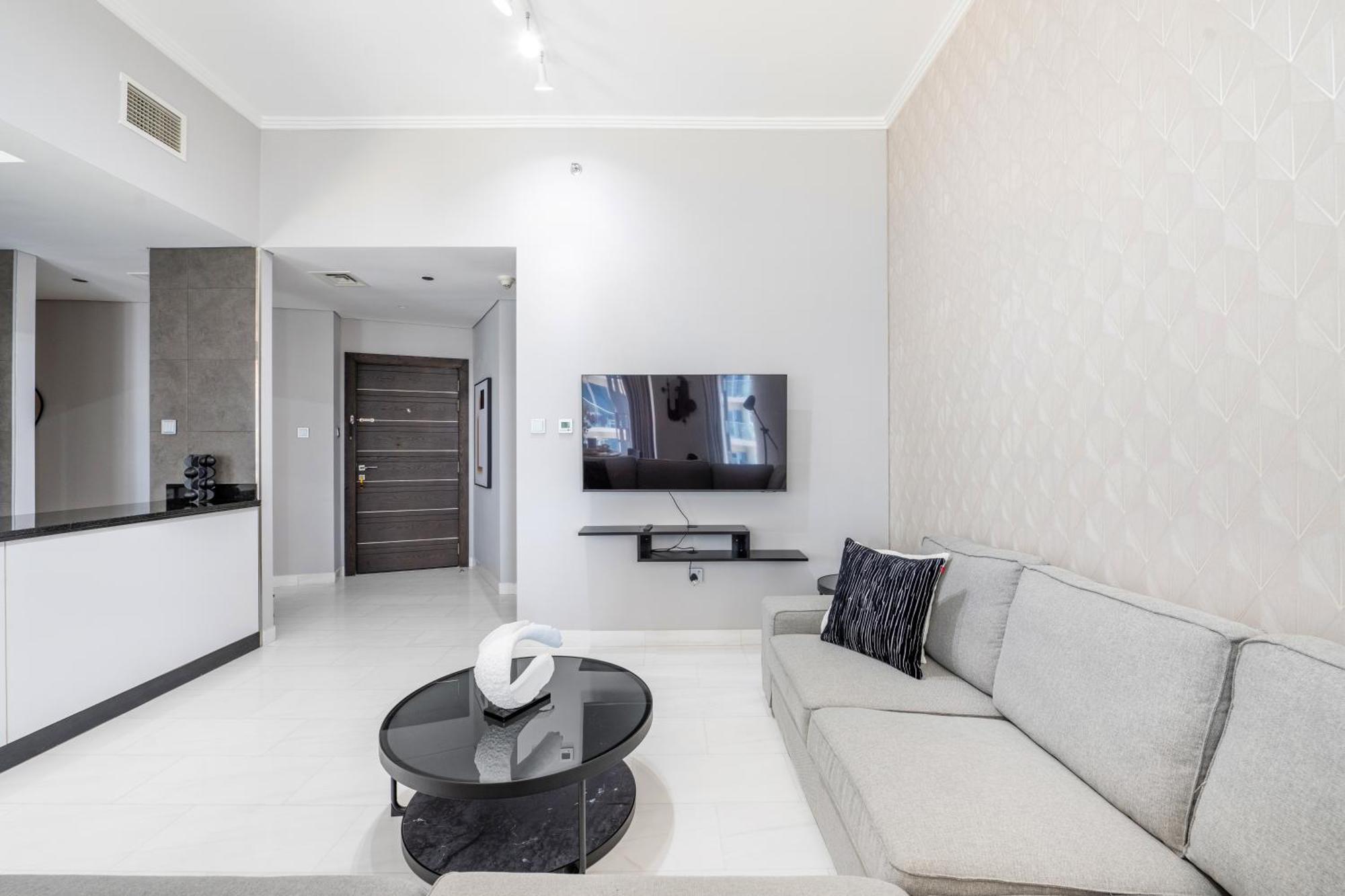Luxury Iconic Cayan Tower - Free 5 Star Access! Apartment *