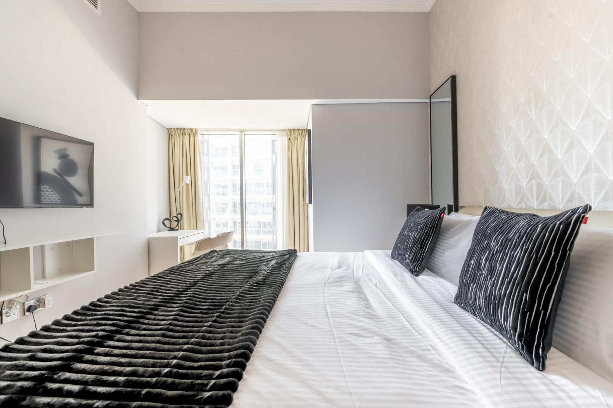 Luxury Iconic Cayan Tower - Free 5 Star Access!