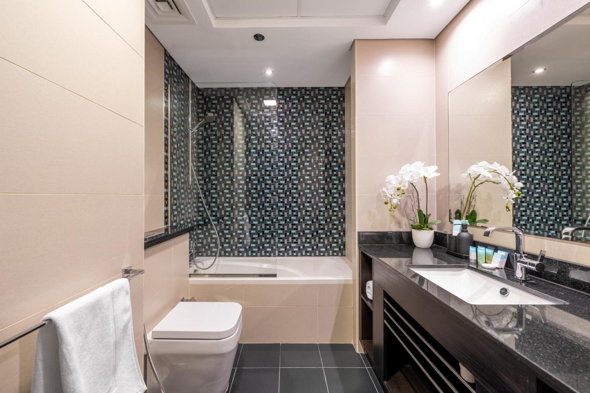 Apartment Luxury Iconic Cayan Tower - Free 5 Star Access! Dubai