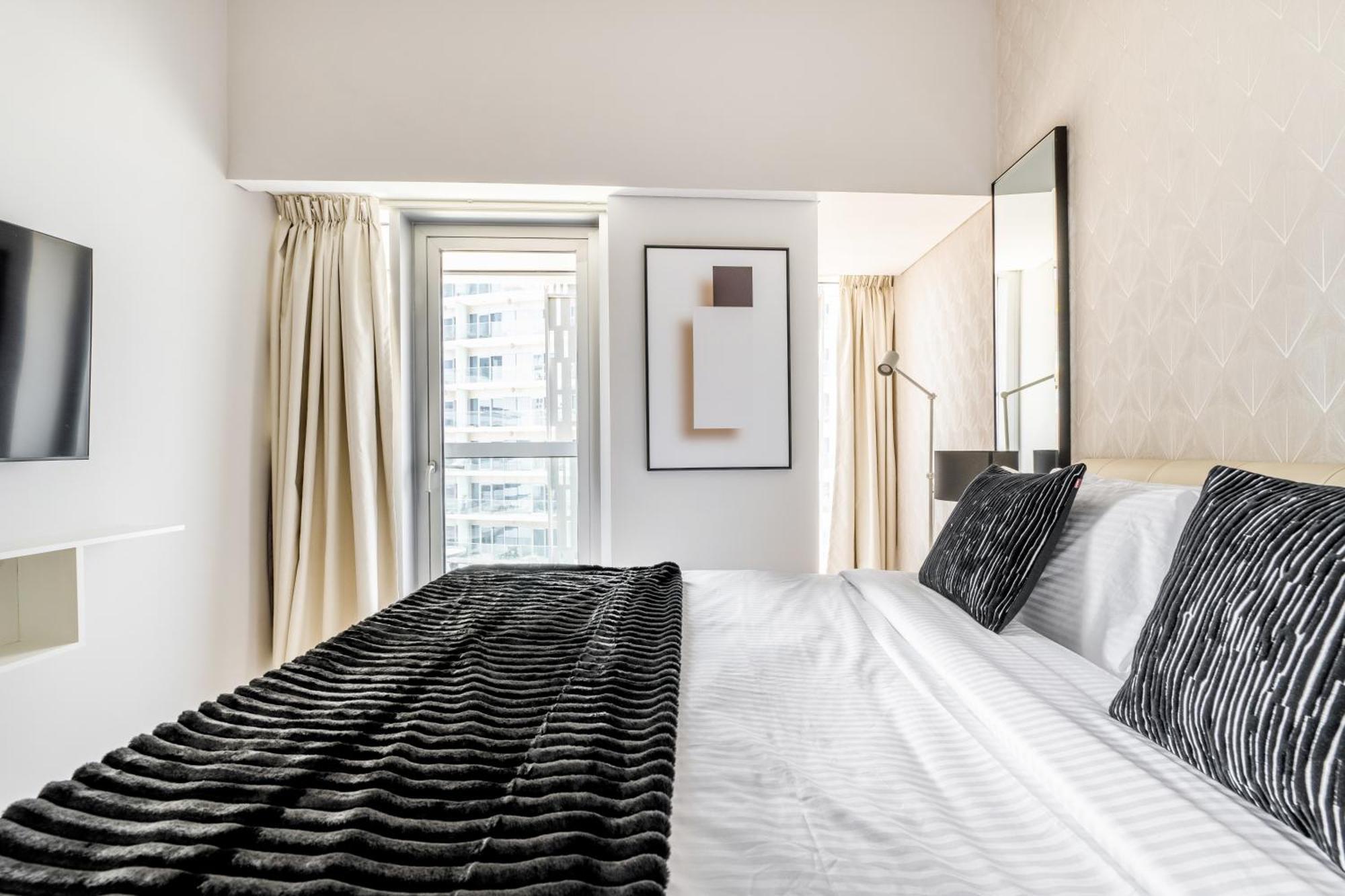 Luxury Iconic Cayan Tower - Free 5 Star Access!
