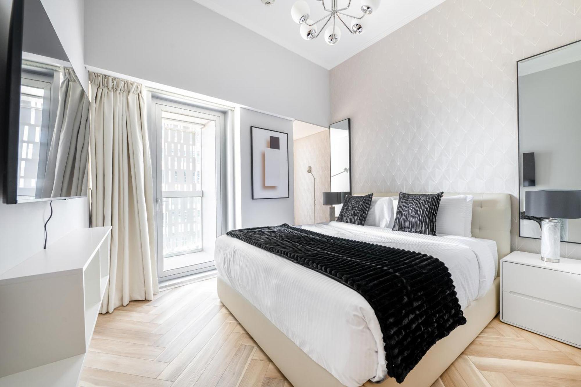 Luxury Iconic Cayan Tower - Free 5 Star Access! Apartment Dubai