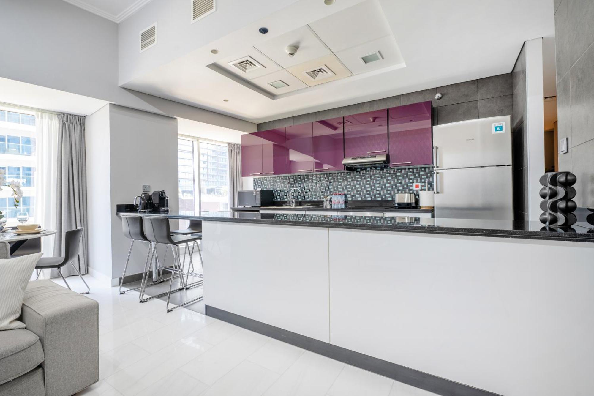 Luxury Iconic Cayan Tower - Free 5 Star Access! Dubai