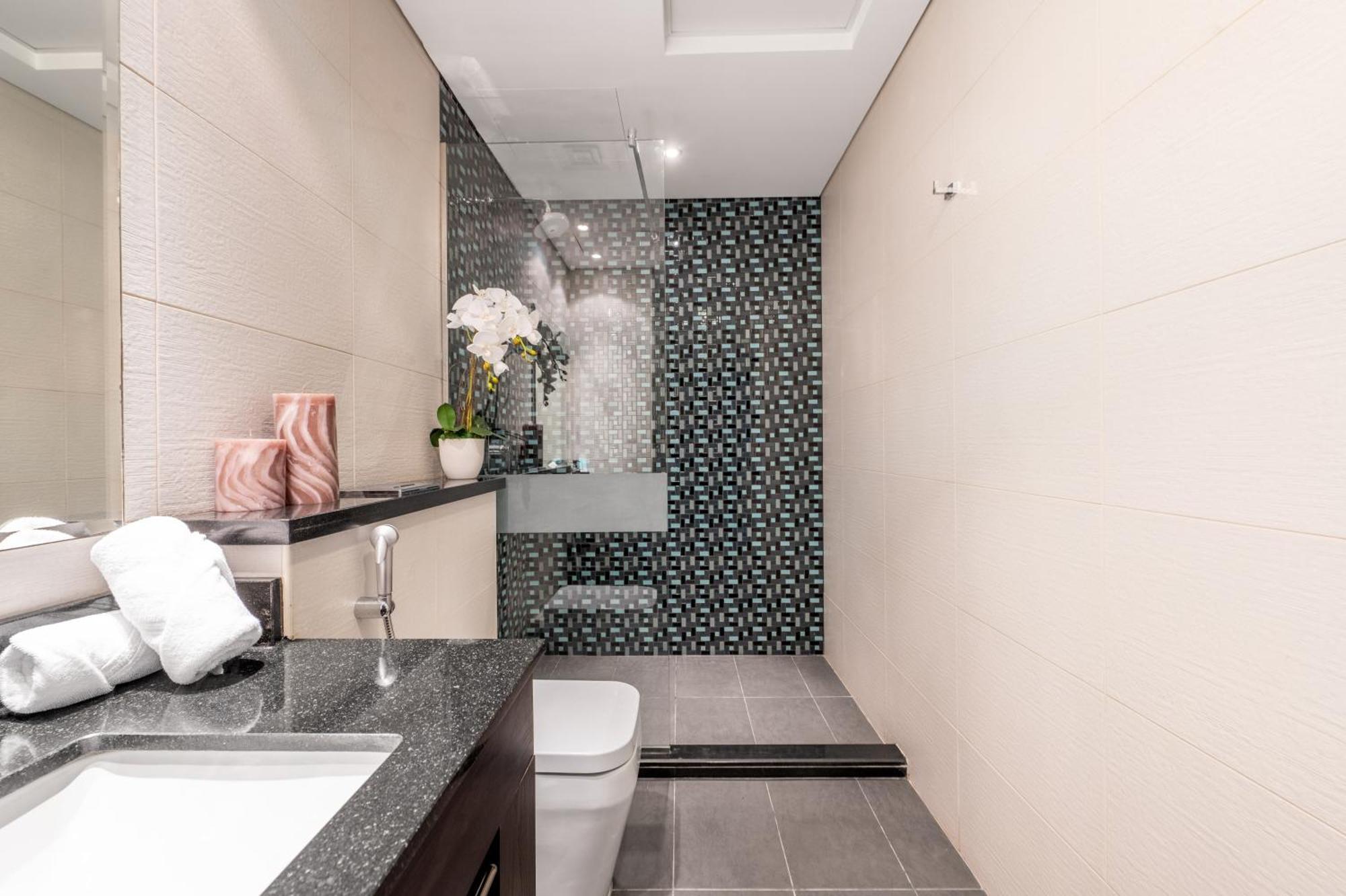 Luxury Iconic Cayan Tower - Free 5 Star Access! *