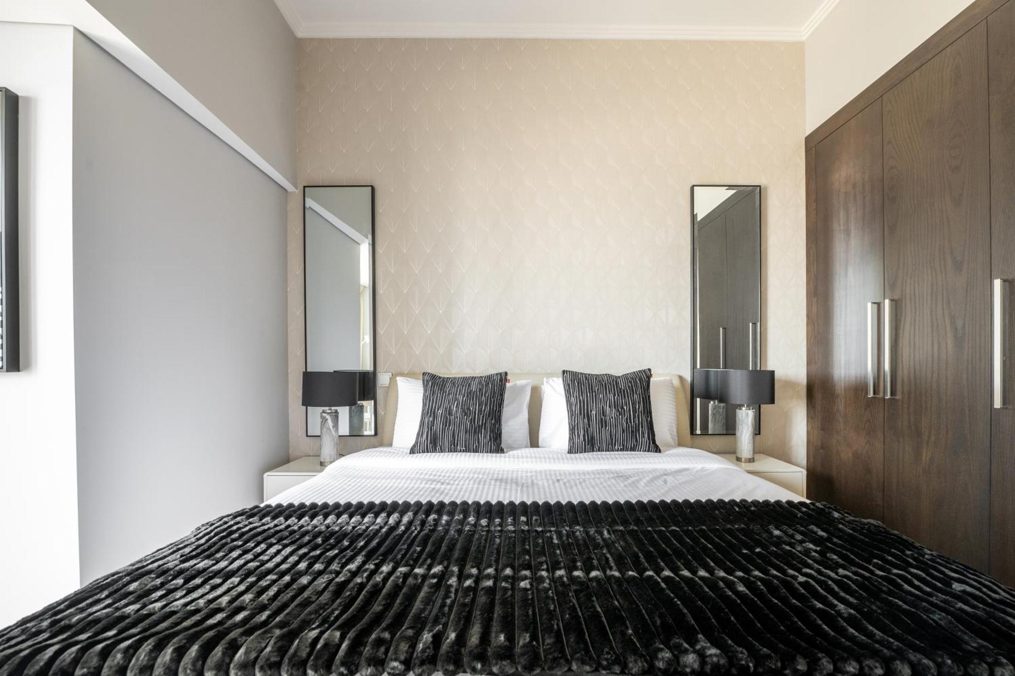 Apartment Luxury Iconic Cayan Tower - Free 5 Star Access! Dubai