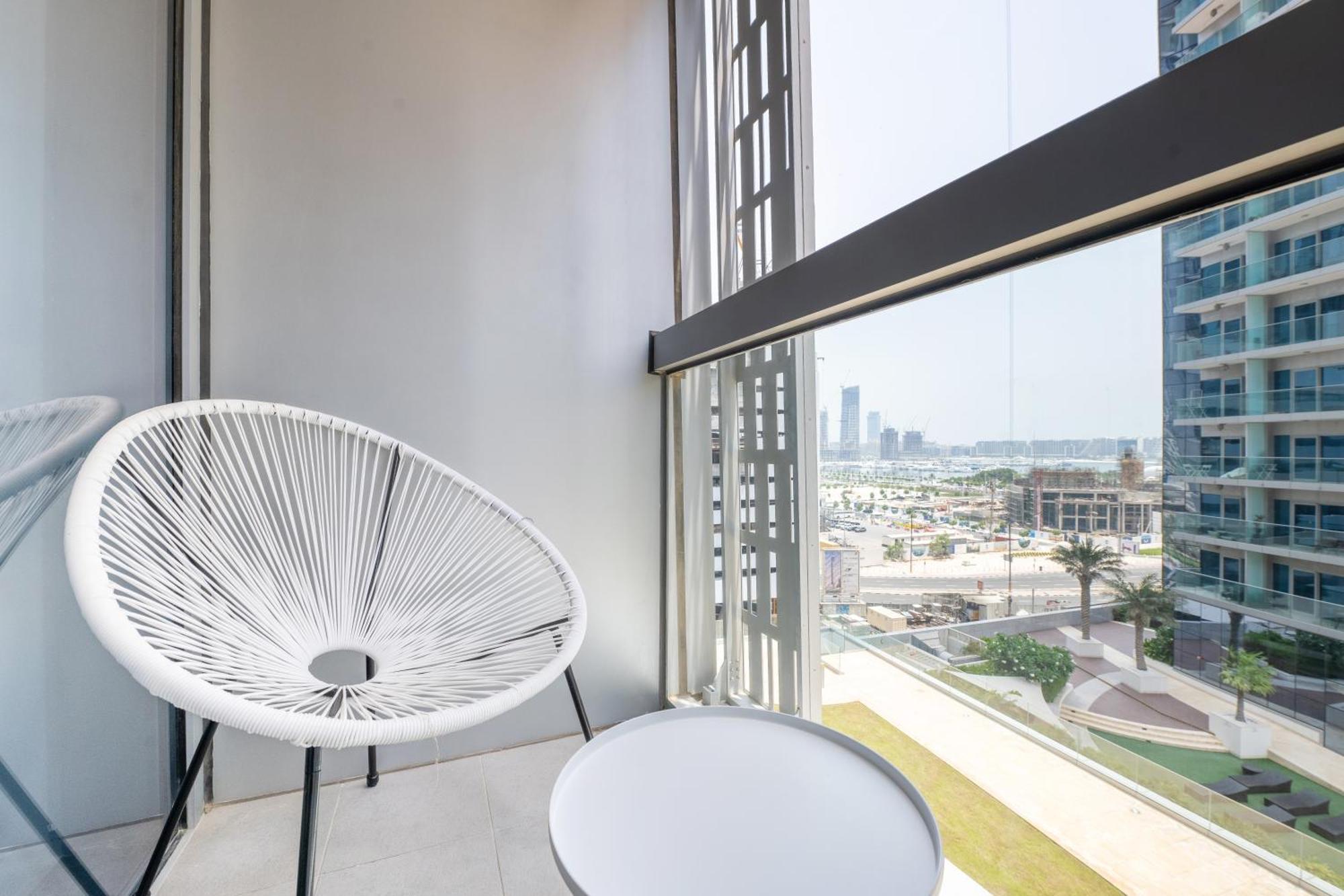 Luxury Iconic Cayan Tower - Free 5 Star Access! Apartment *