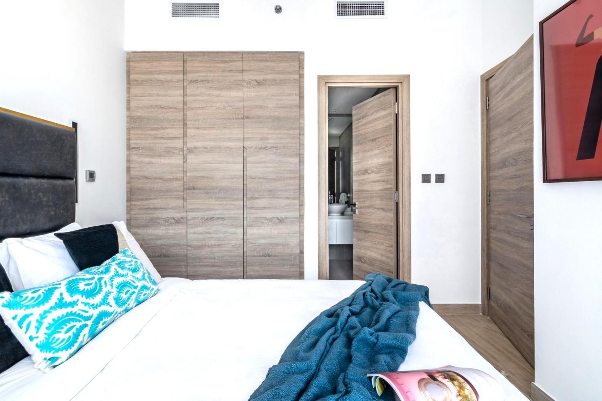 Apartment Exquisite 1 Bdr In The Heart Of Marina- One Tower Dubai