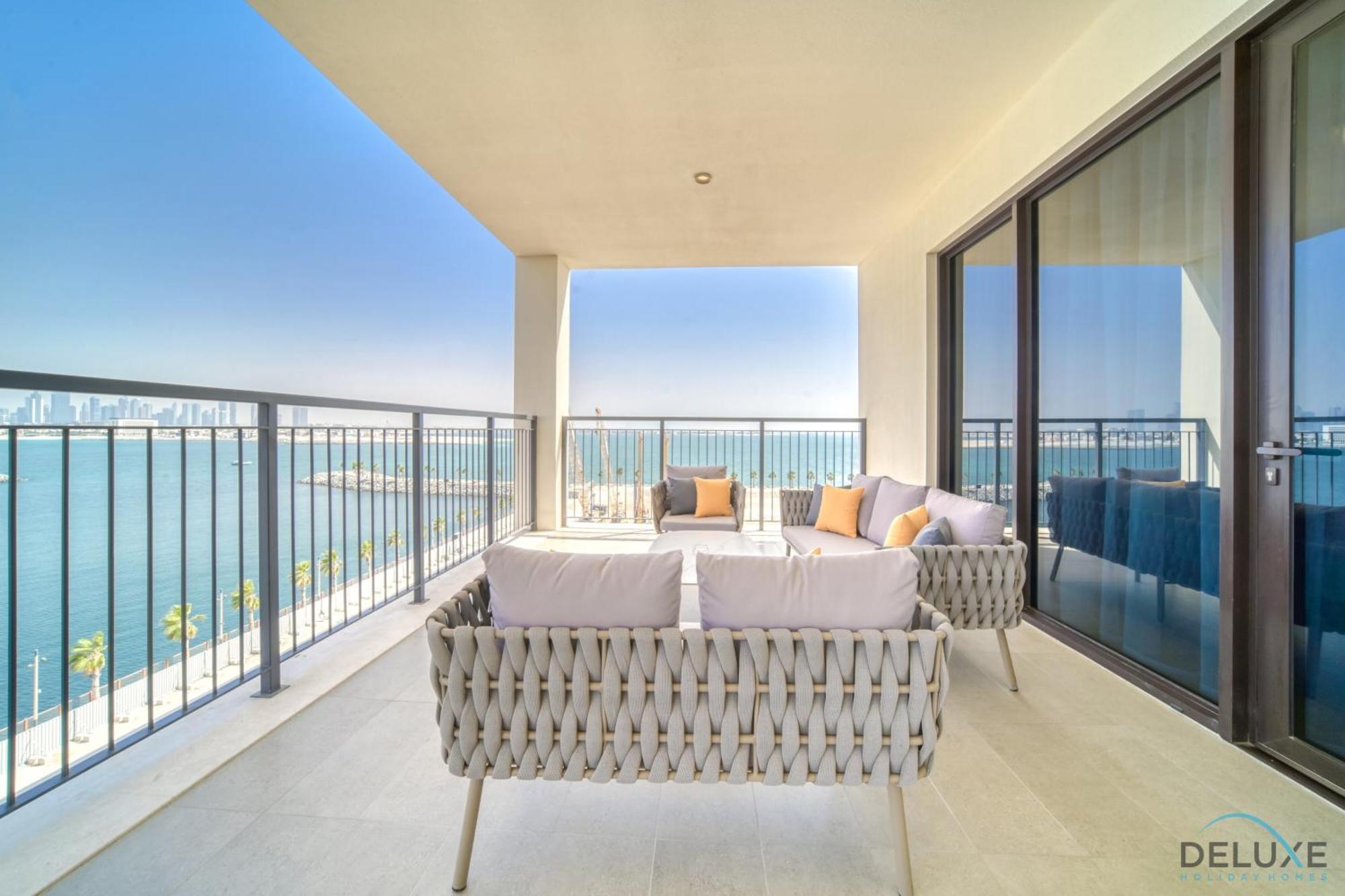 Peaceful 4br Penthouse With Assistant At Le Pont Jumeirah By Deluxe Homes Dubai