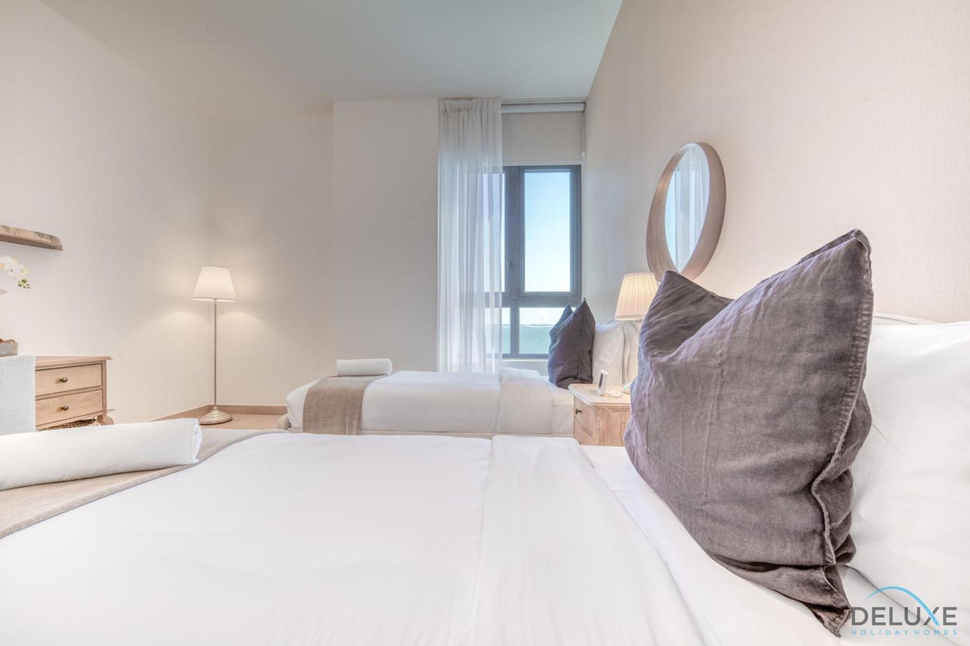 Peaceful 4br Penthouse With Assistant At Le Pont Jumeirah By Deluxe Homes *