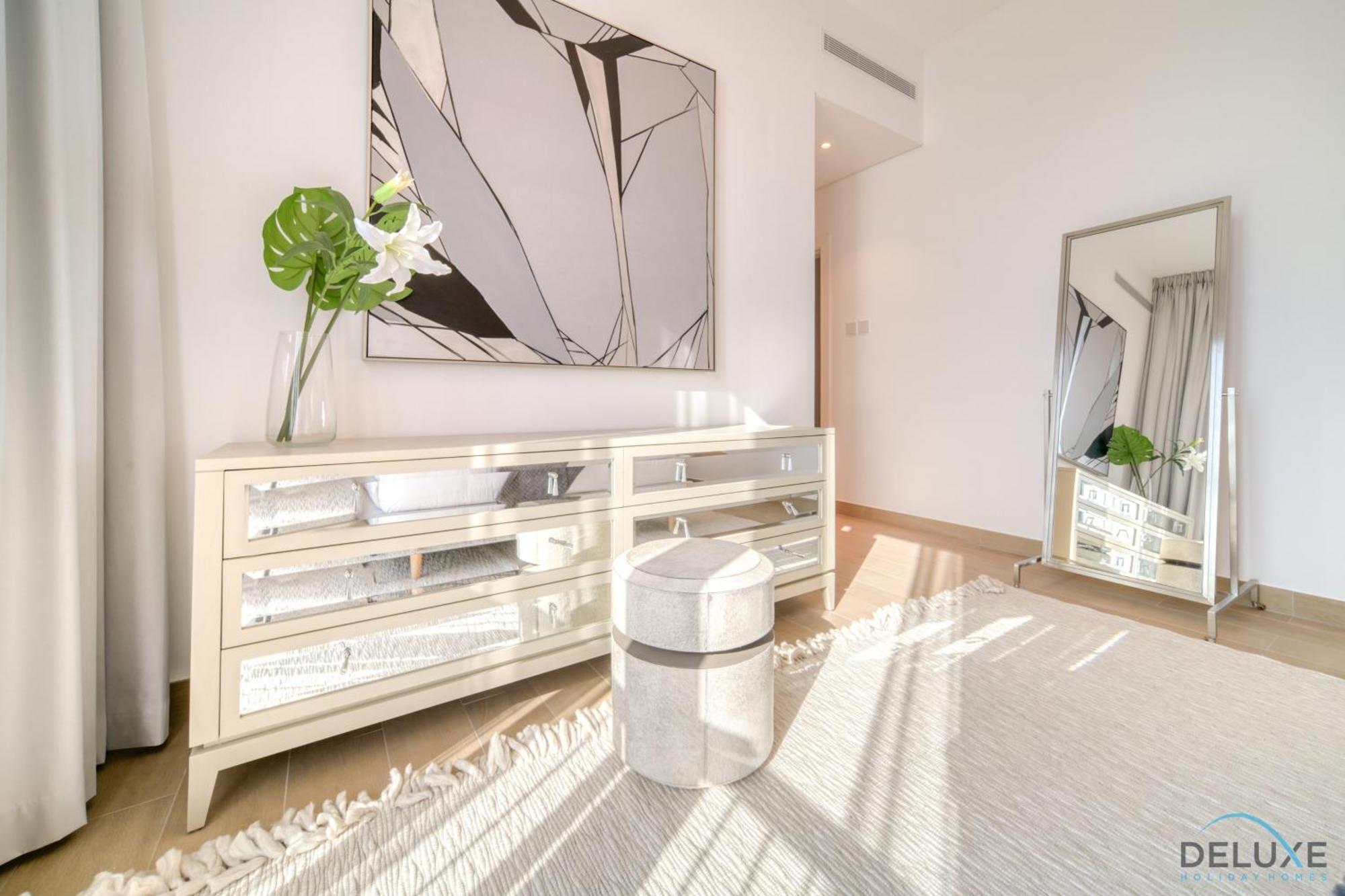 Peaceful 4br Penthouse With Assistant At Le Pont Jumeirah By Deluxe Homes Apartment Dubai