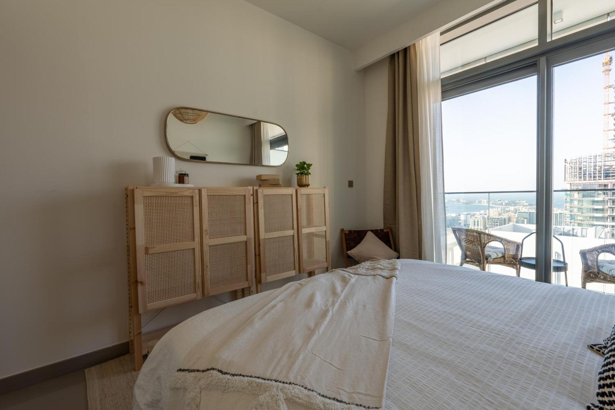 Elegant 3br With Private Beach Access Apartment