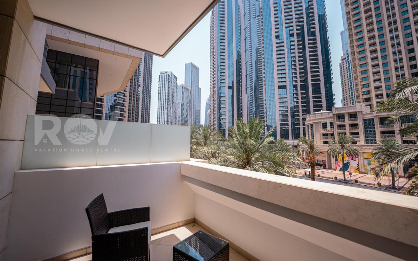 With Boulevard View Apartment