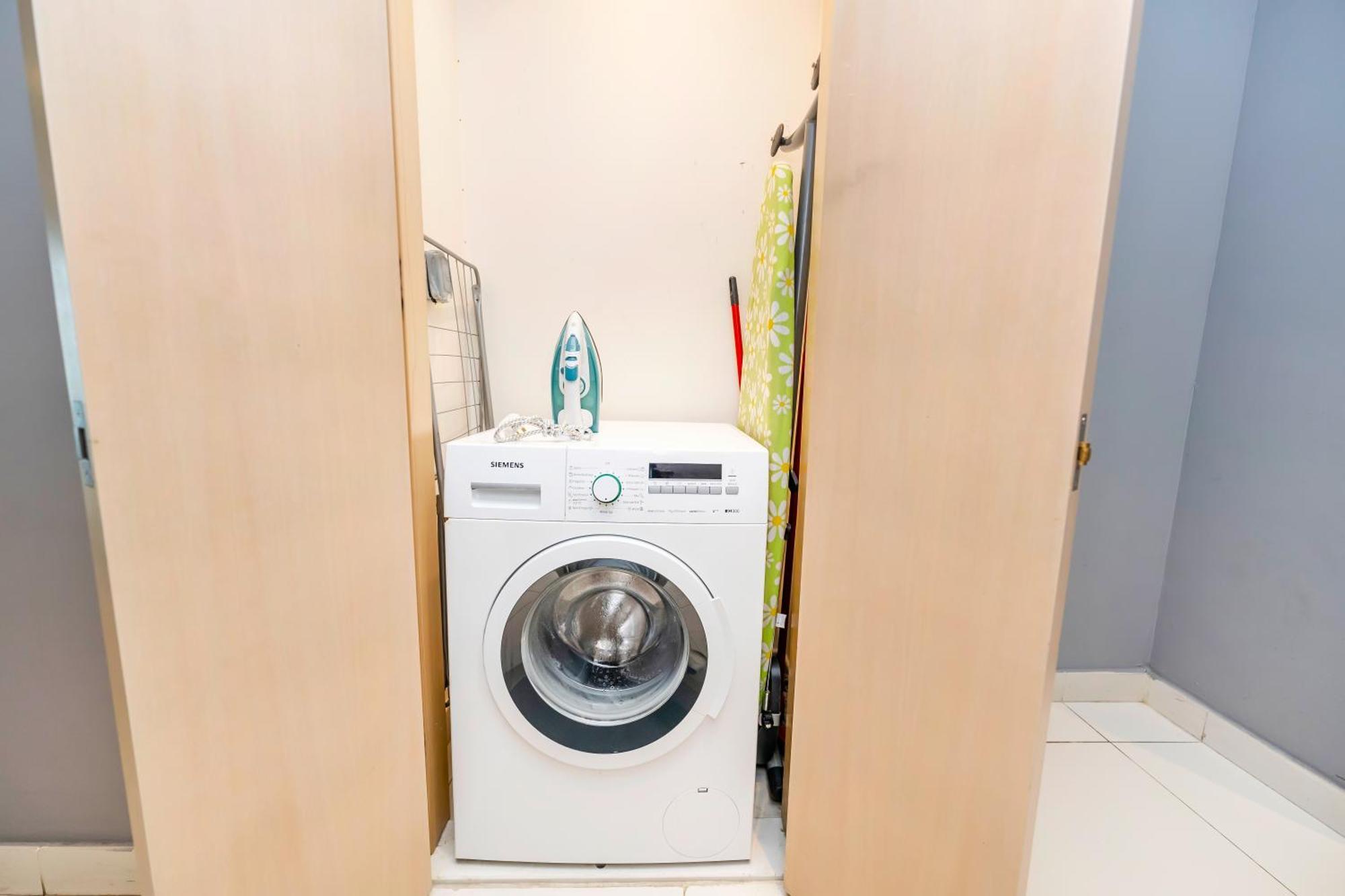 Fam Living - Mada Residences Downtown Apartment *