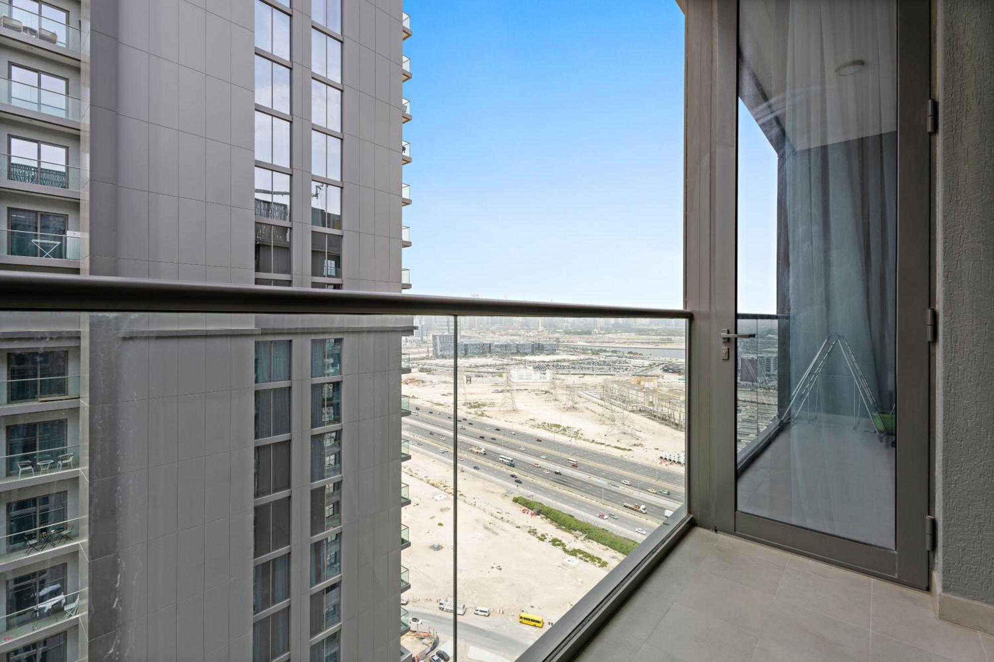Daire Beautiful 2 Bedroom Next To Business Bay - Sobha Creek Vista