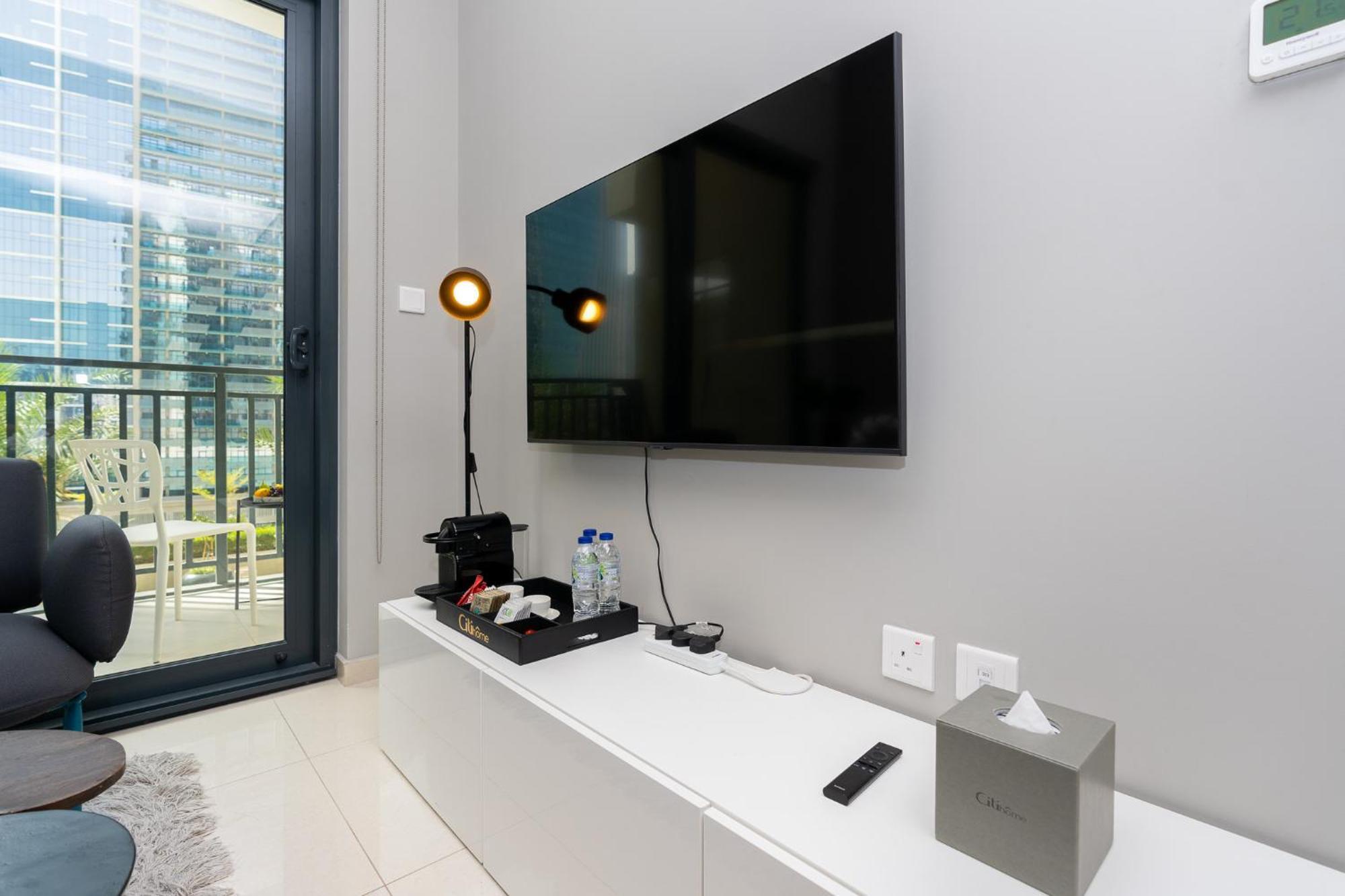 Citihome -1br With Balcony & Pool View In Zada Tower *