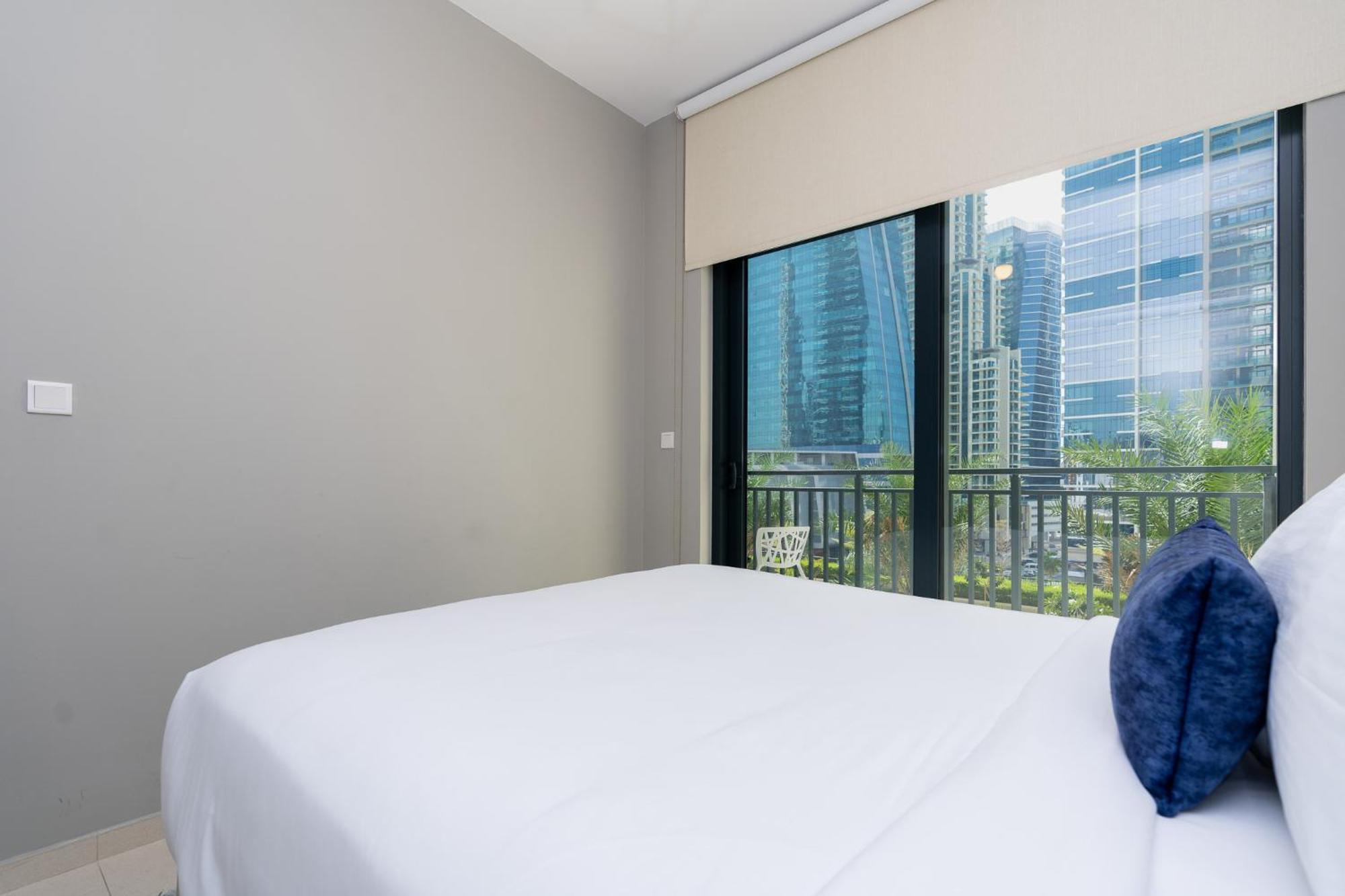 Apartment Citihome -1br With Balcony & Pool View In Zada Tower