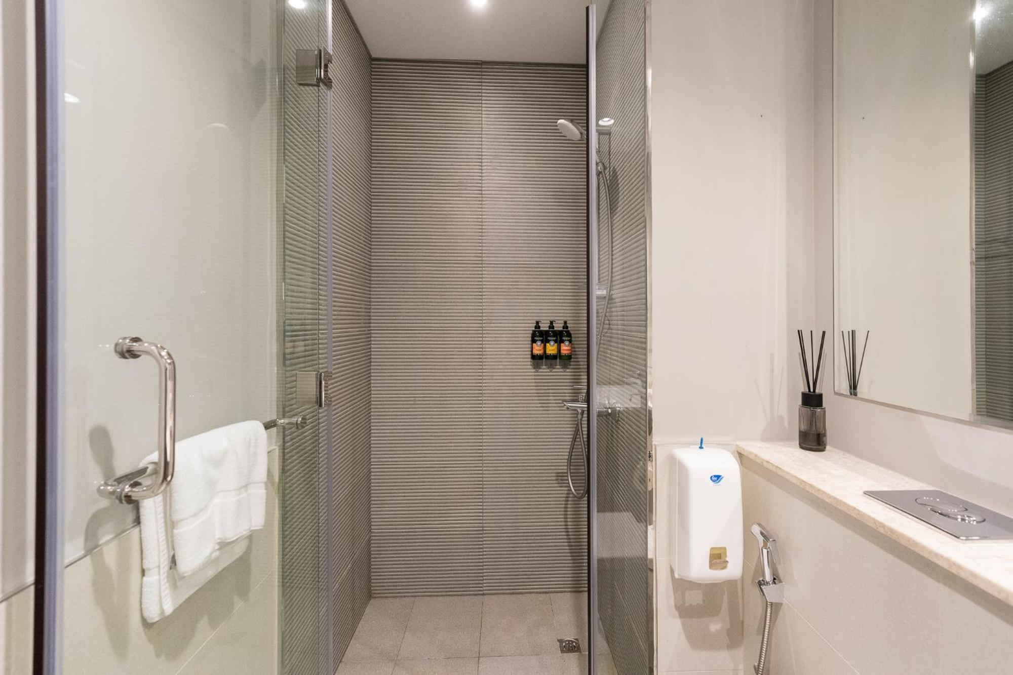 Apartment Citihome -1br With Balcony & Pool View In Zada Tower