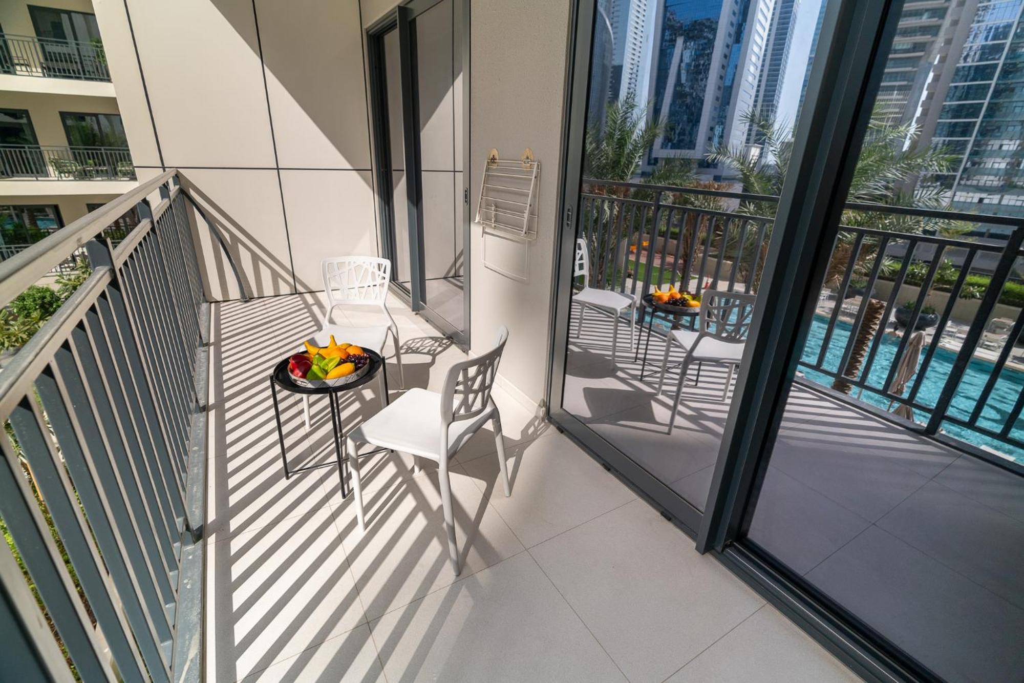 Apartment Citihome -1br With Balcony & Pool View In Zada Tower Dubai