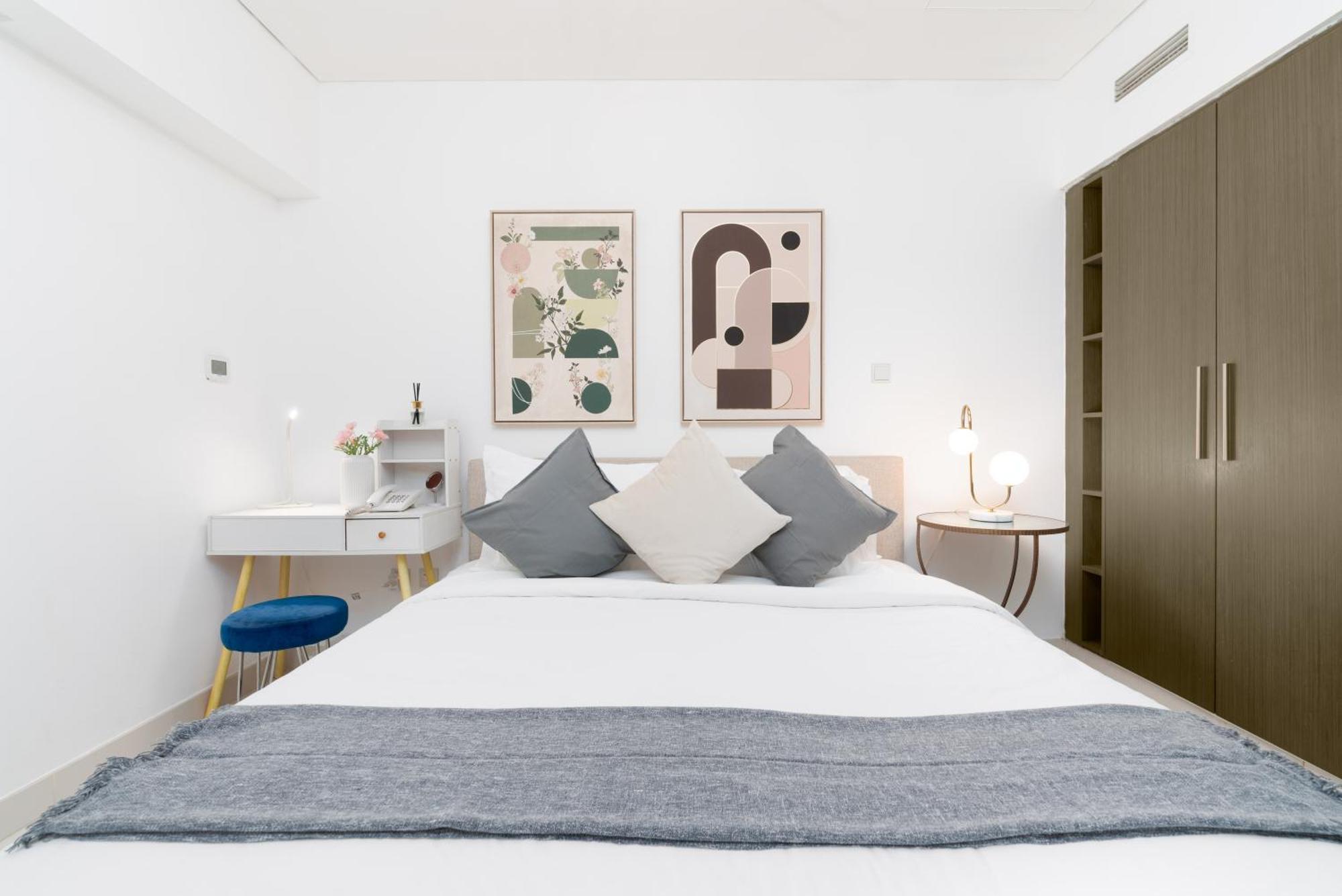 Ultimate / 5 Min Walk From Mall / 5 People / Downtown Boulevard Apartment *