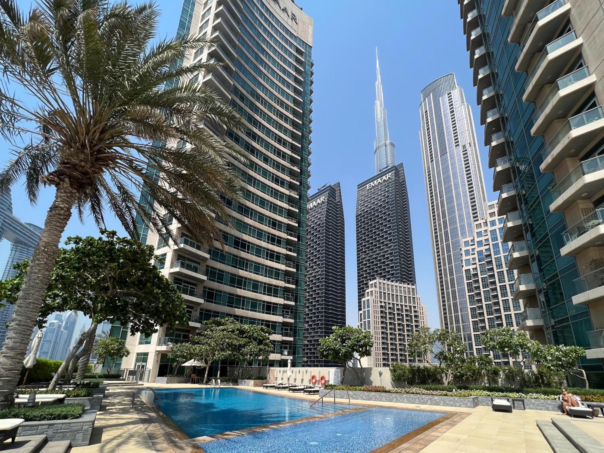 Ultimate / 5 Min Walk From Mall / 5 People / Downtown Boulevard Apartment Dubai
