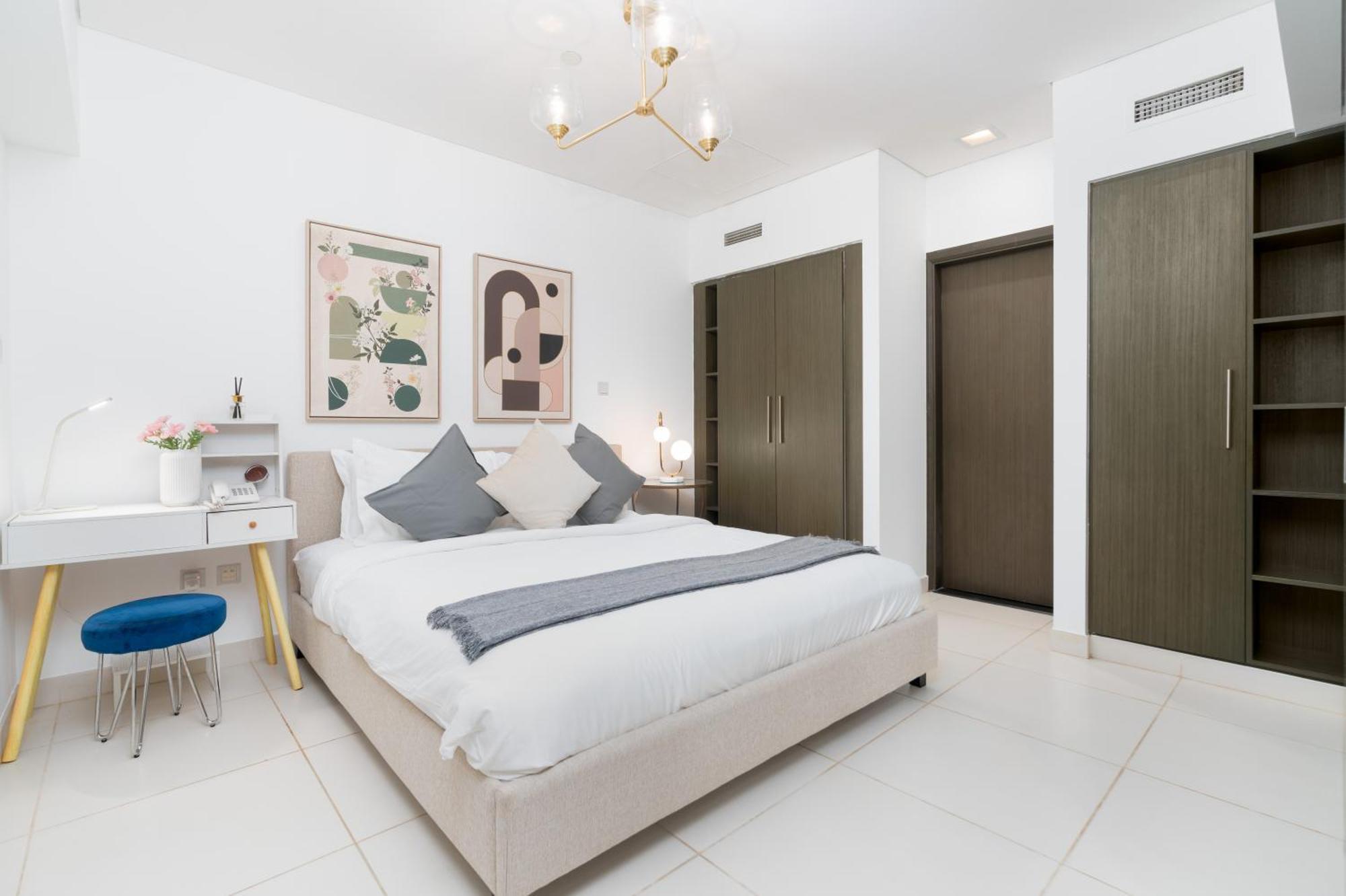 Ultimate / 5 Min Walk From Mall / 5 People / Downtown Boulevard Apartment