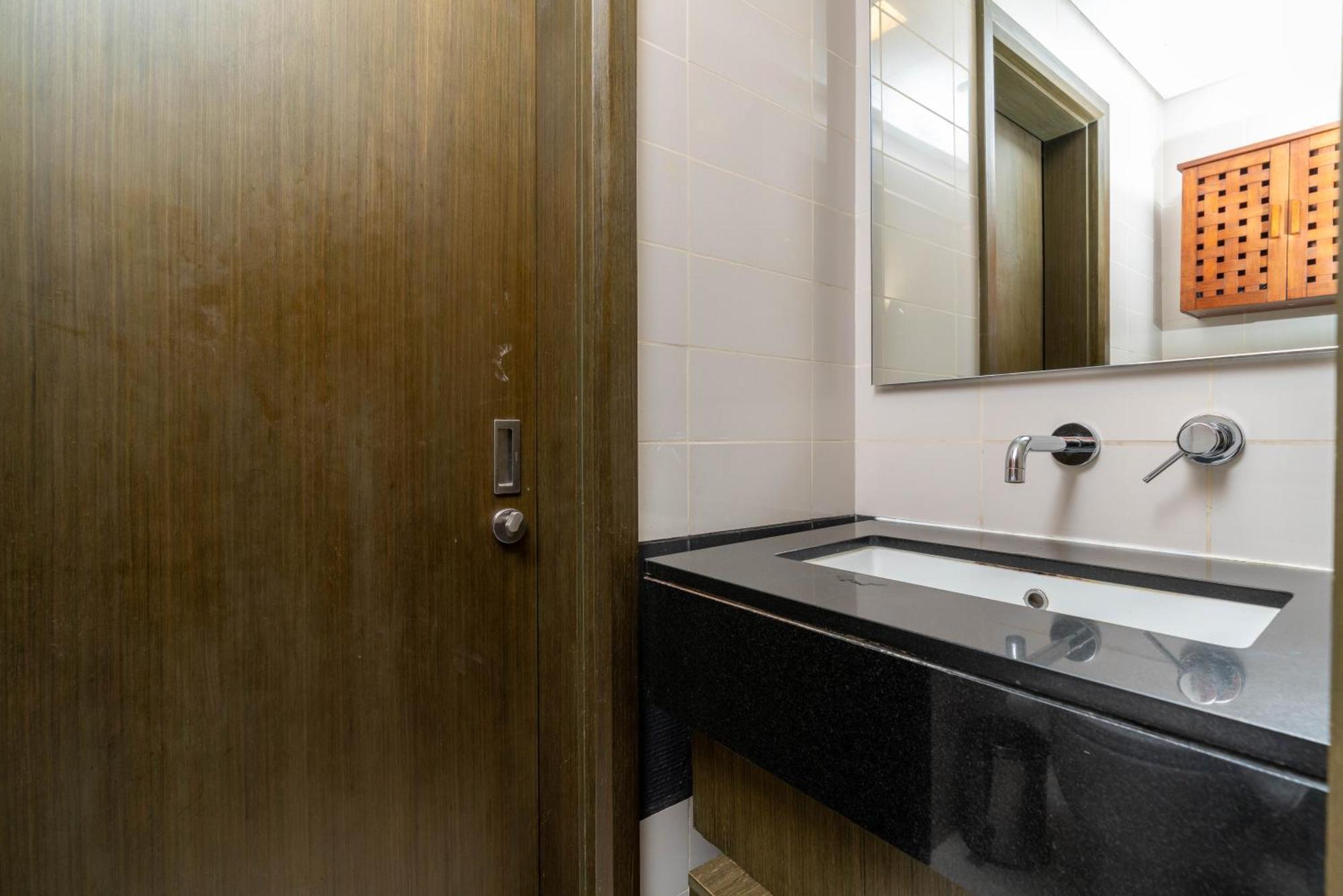 Ultimate / 5 Min Walk From Mall / 5 People / Downtown Boulevard * Dubai
