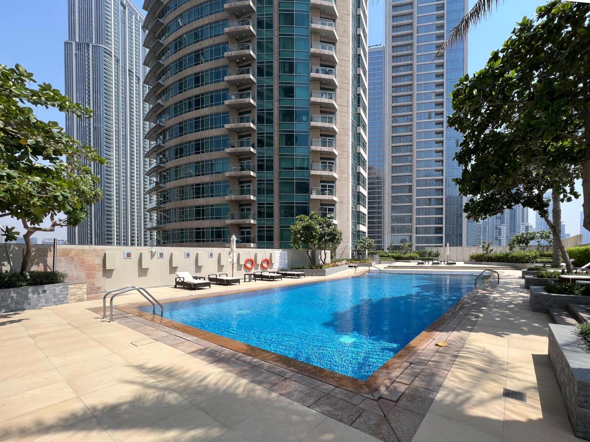 Ultimate / 5 Min Walk From Mall / 5 People / Downtown Boulevard