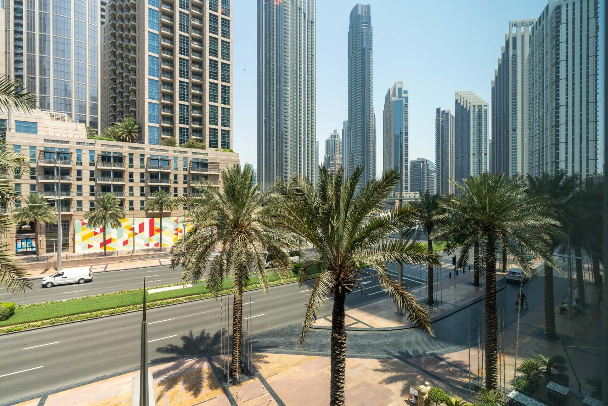 Ultimate / 5 Min Walk From Mall / 5 People / Downtown Boulevard Apartment Dubai