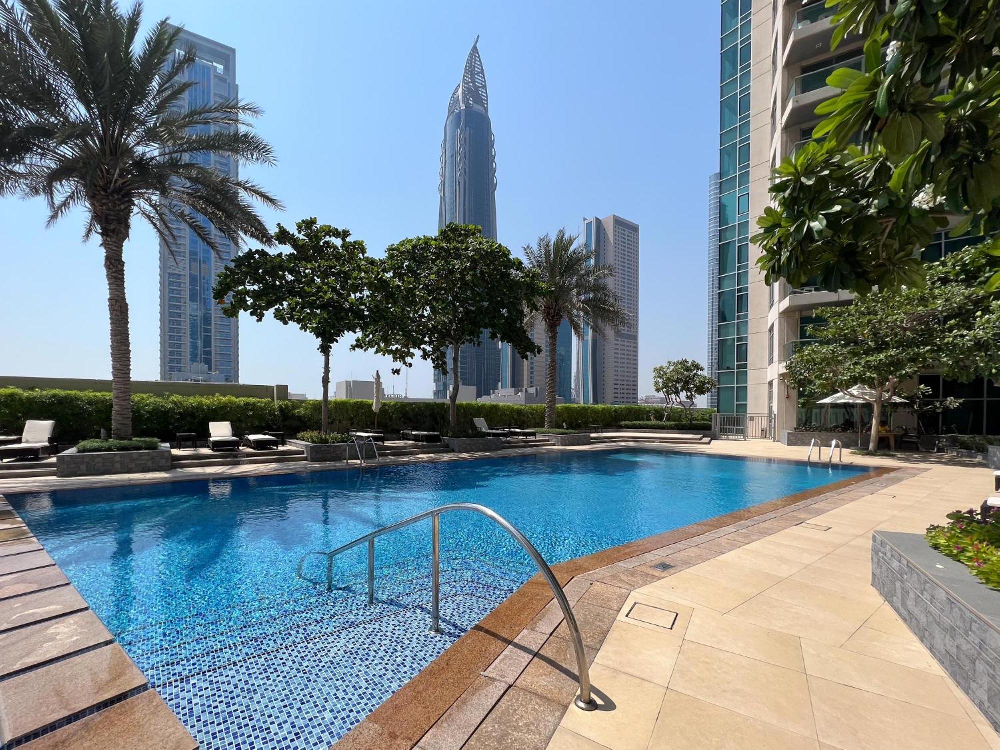 Ultimate / 5 Min Walk From Mall / 5 People / Downtown Boulevard