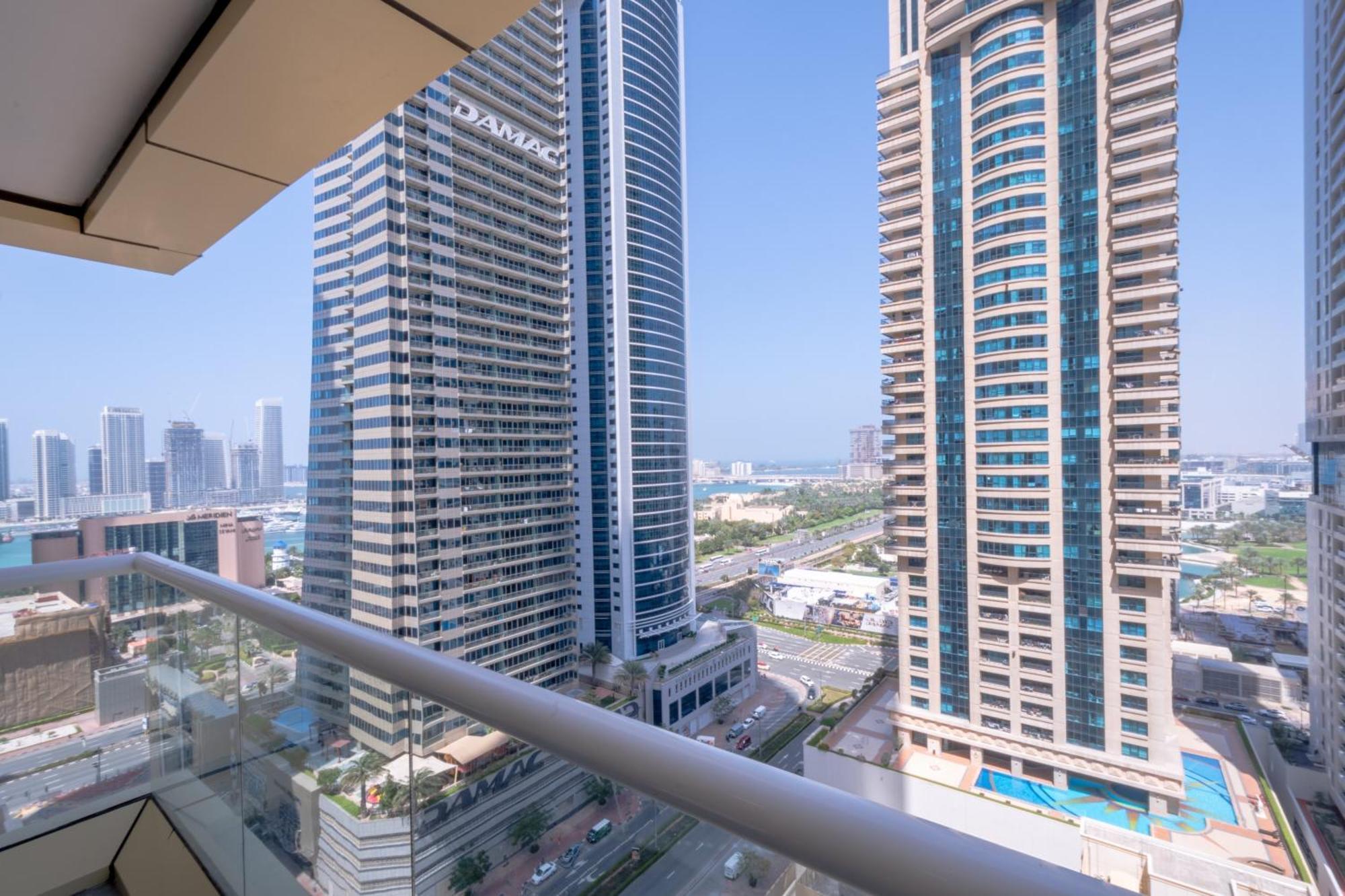 Vibrant 1br At Prime Location Marina By Deluxe Homes Dubai