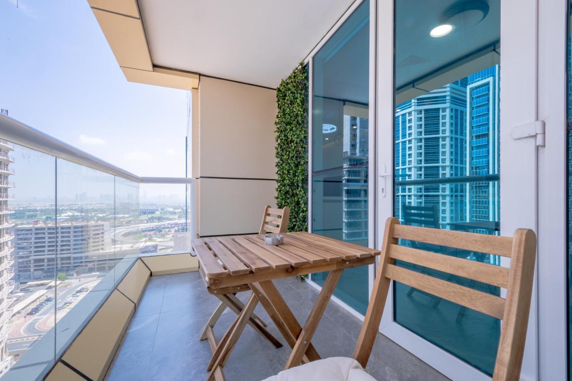 Apartment Vibrant 1br At Prime Location Marina By Deluxe Homes Dubai